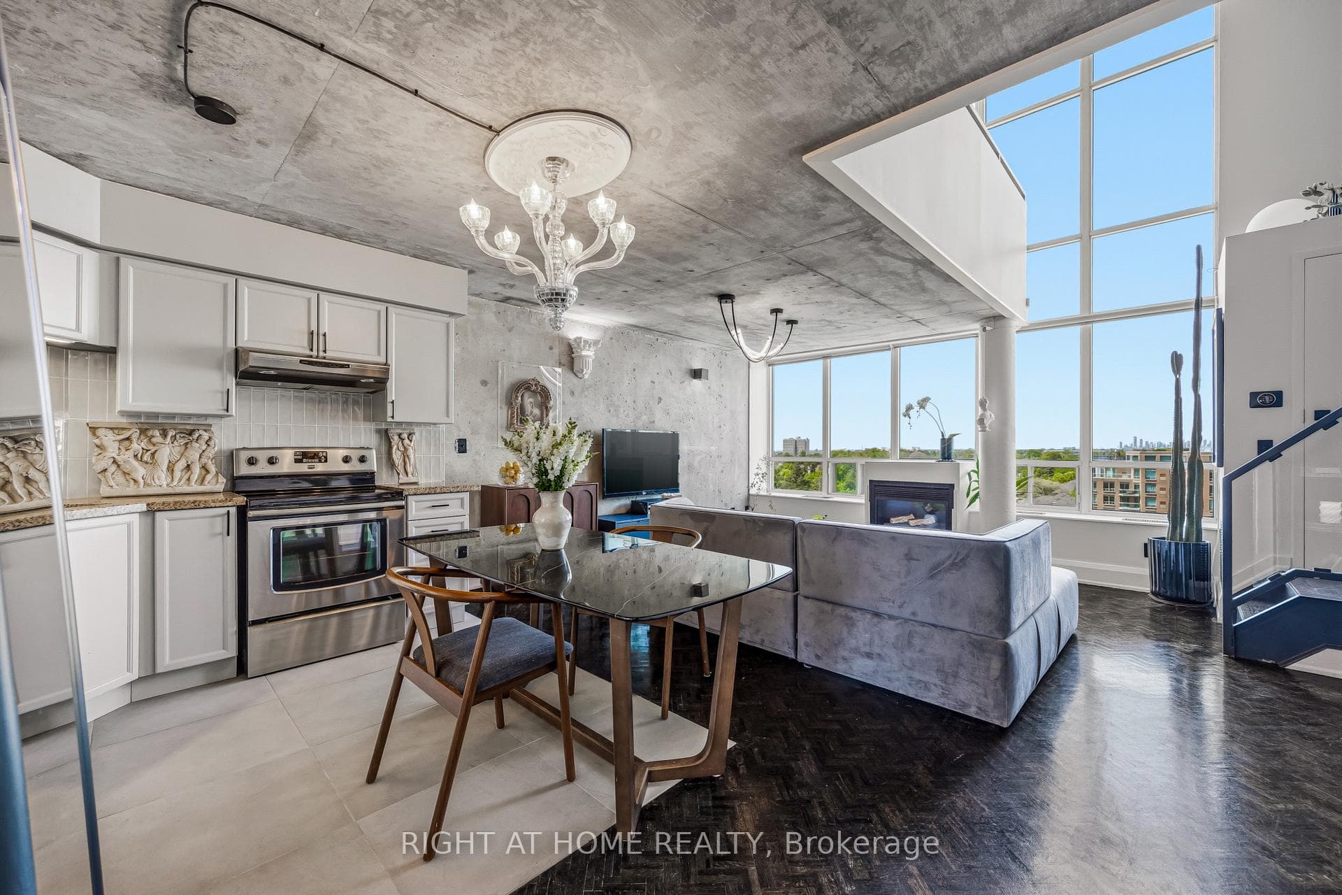 250 Manitoba Street 612, Toronto, ON M8Y 4G8, Toronto W06 — photo 1