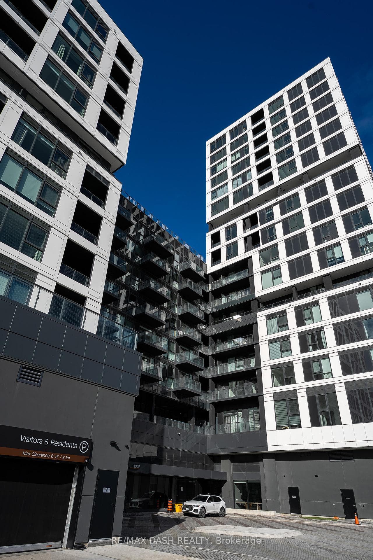 1007 THE QUEENSWAY Avenue 1001, Toronto, ON M8Z 0H4, Toronto W08 — photo 1