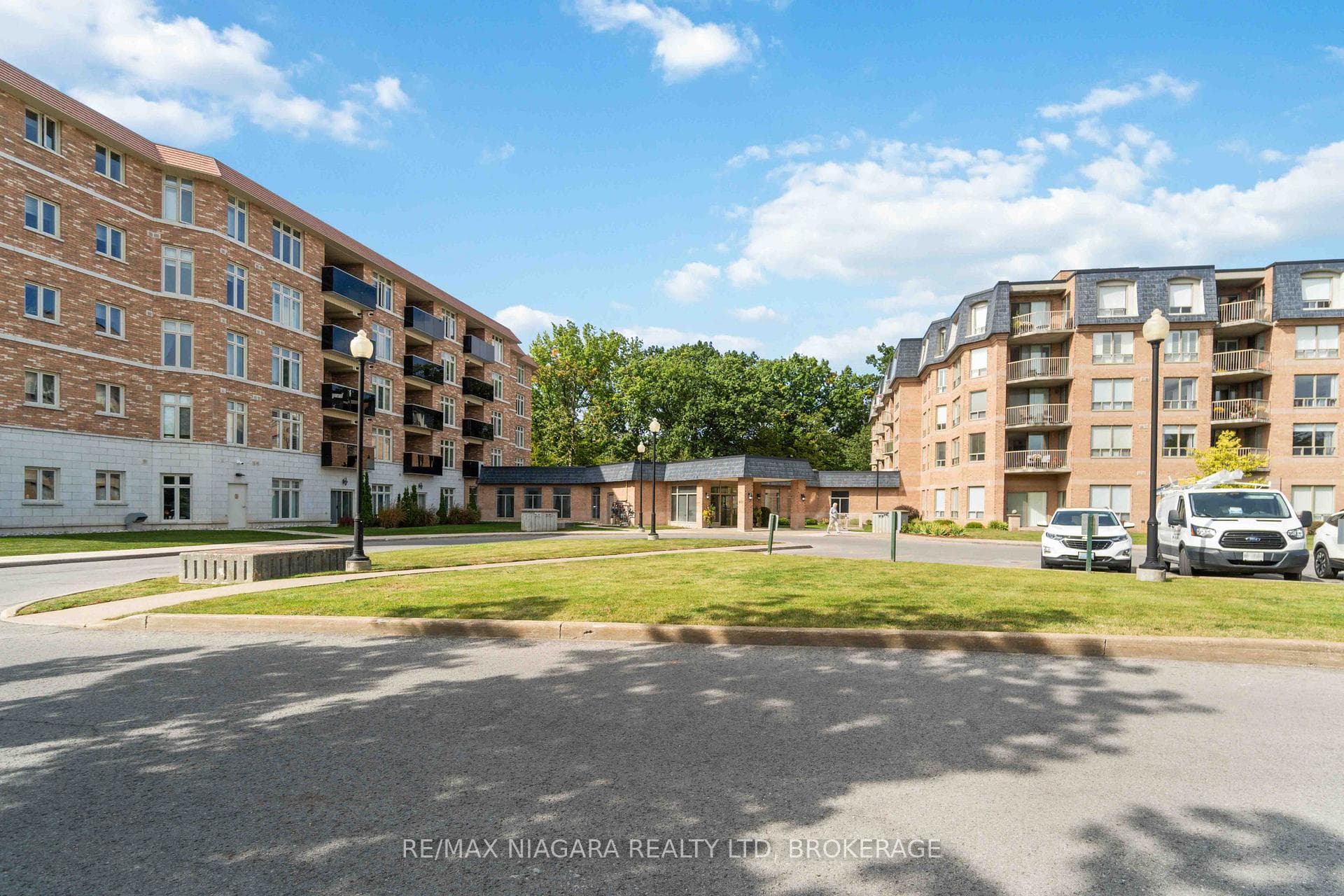 8111 Forest Glen Drive 132, Niagara Falls, ON L2H 2Y7, Niagara Falls — photo 1