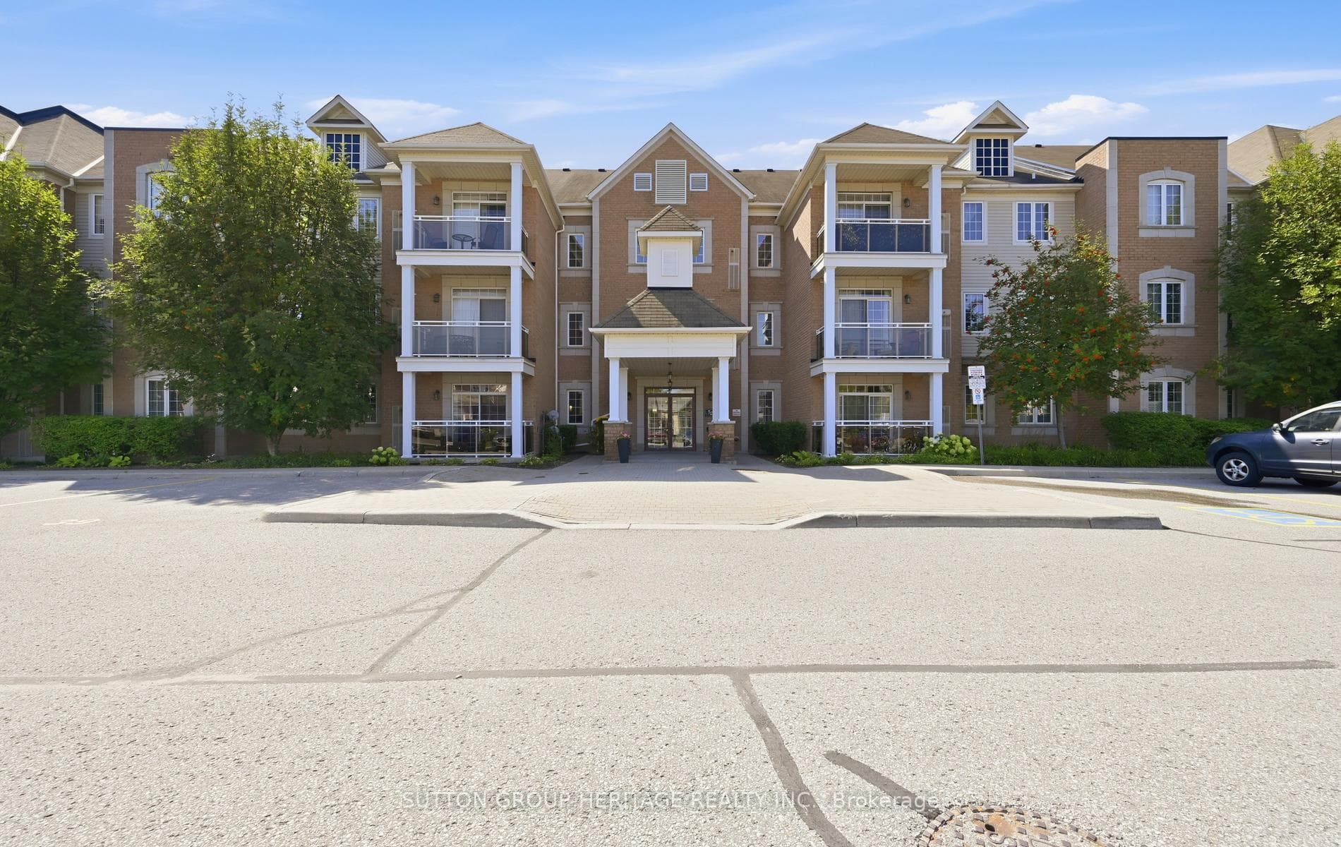 54 Harvey Johnston Way 320, Whitby, ON L1M 0J7, Whitby — photo 1