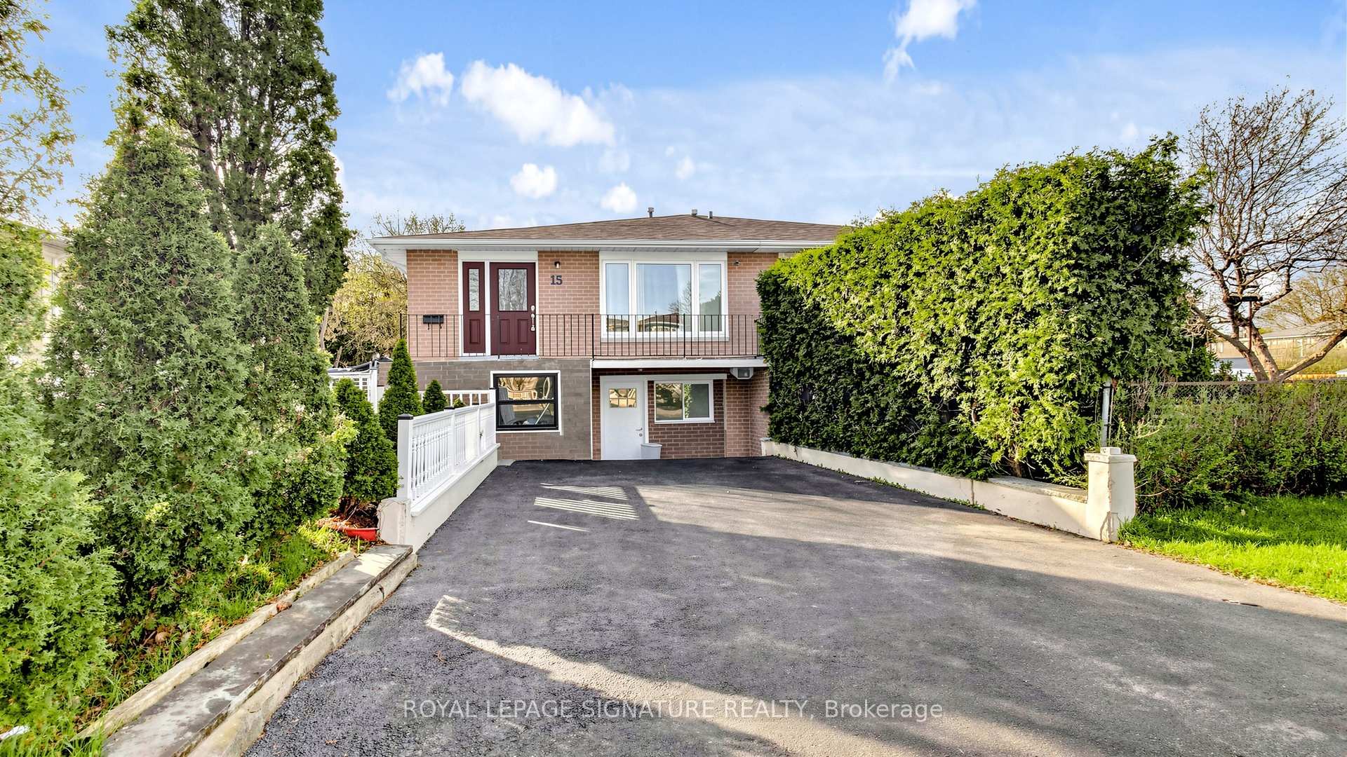 15 Gainsborough Road, Brampton, ON L6S 1X2, Brampton — photo 1