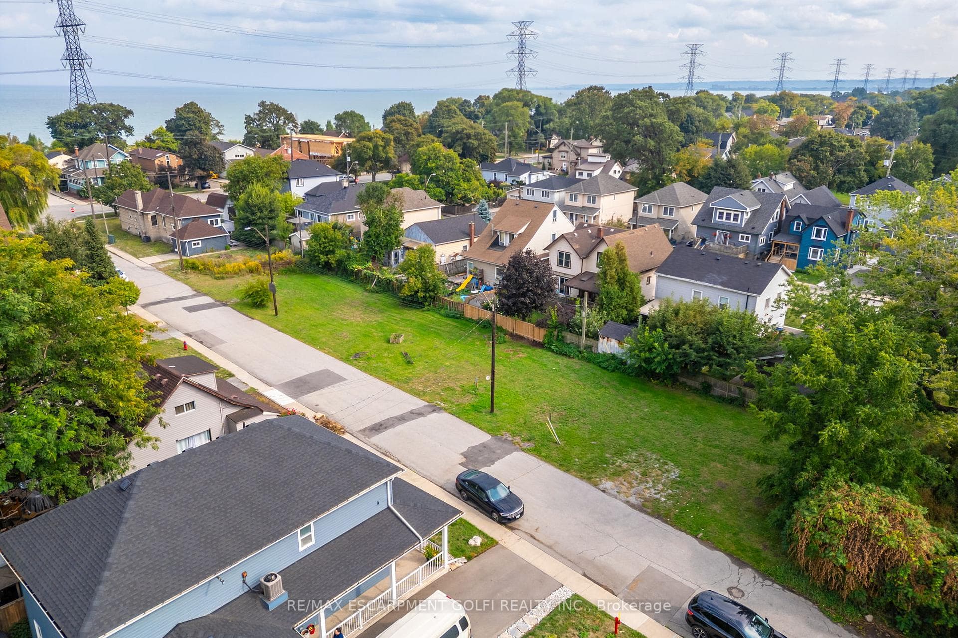 10 KNAPMANS Drive, Hamilton, ON L8H 7E8, Hamilton — photo 1
