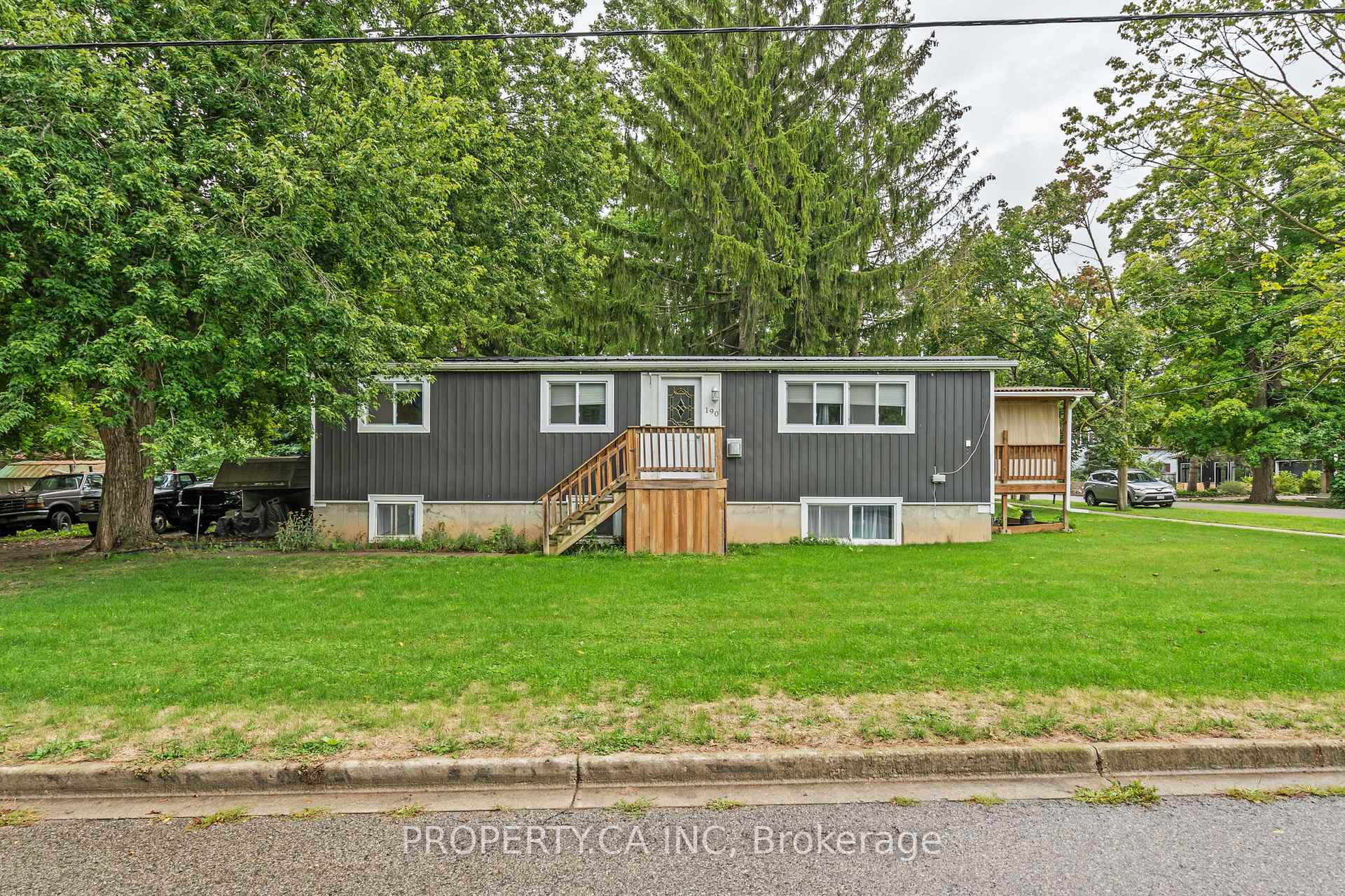 190 Ann Street, North Middlesex, ON N0M 2K0, North Middlesex — photo 1