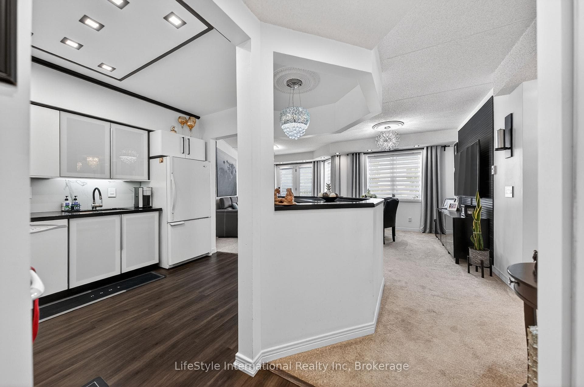 208 Silvercreek Parkway N 210, Guelph, ON N1H 8H2, Guelph — photo 1