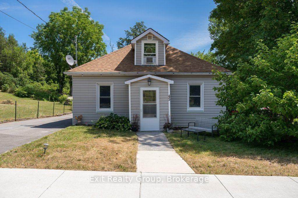 45 McClellan Street, Tweed, ON K0K 3J0, Tweed — photo 1
