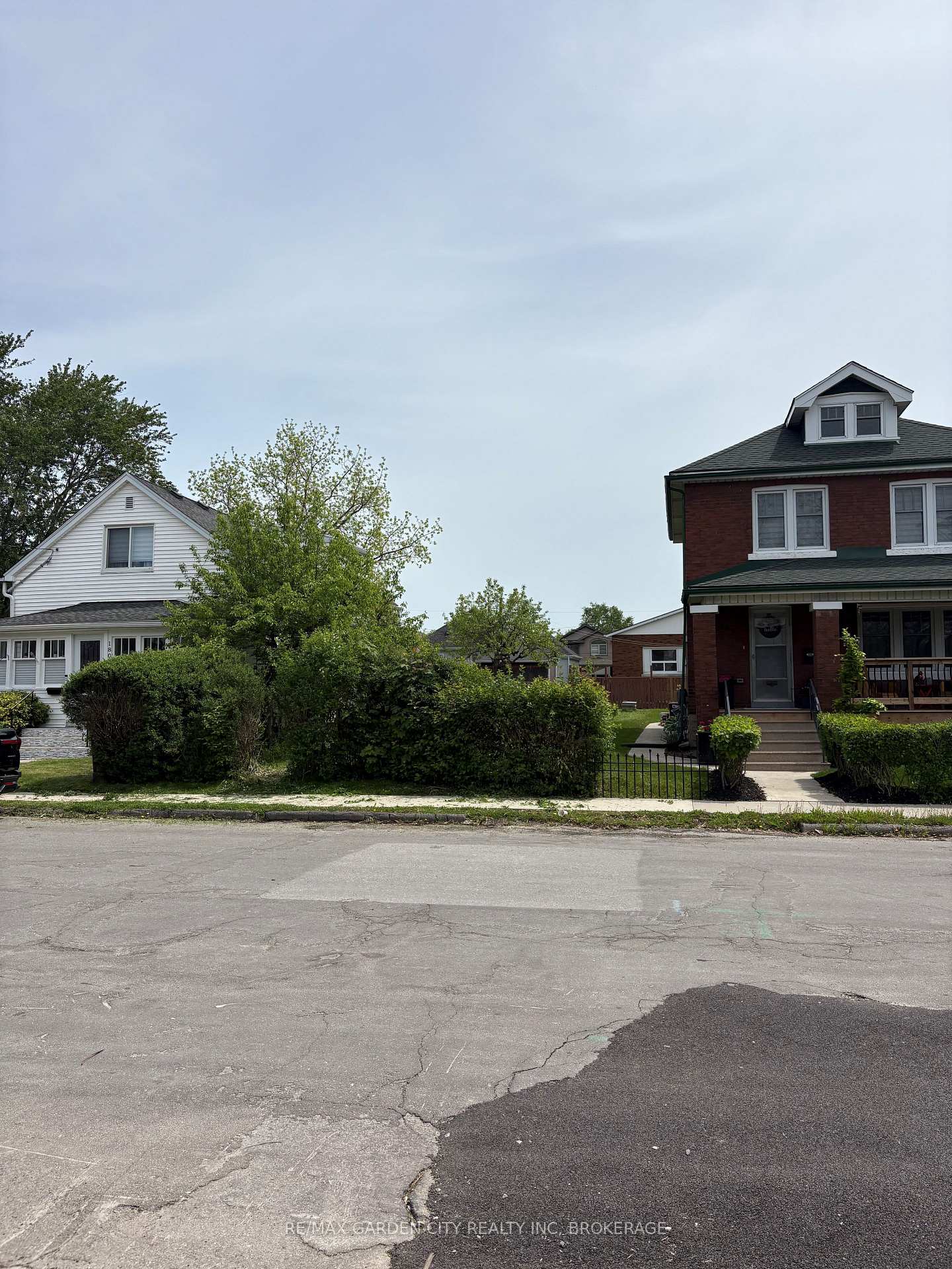 190 Mcalpine Avenue S, Welland, ON L3B 1T6, Welland — photo 1