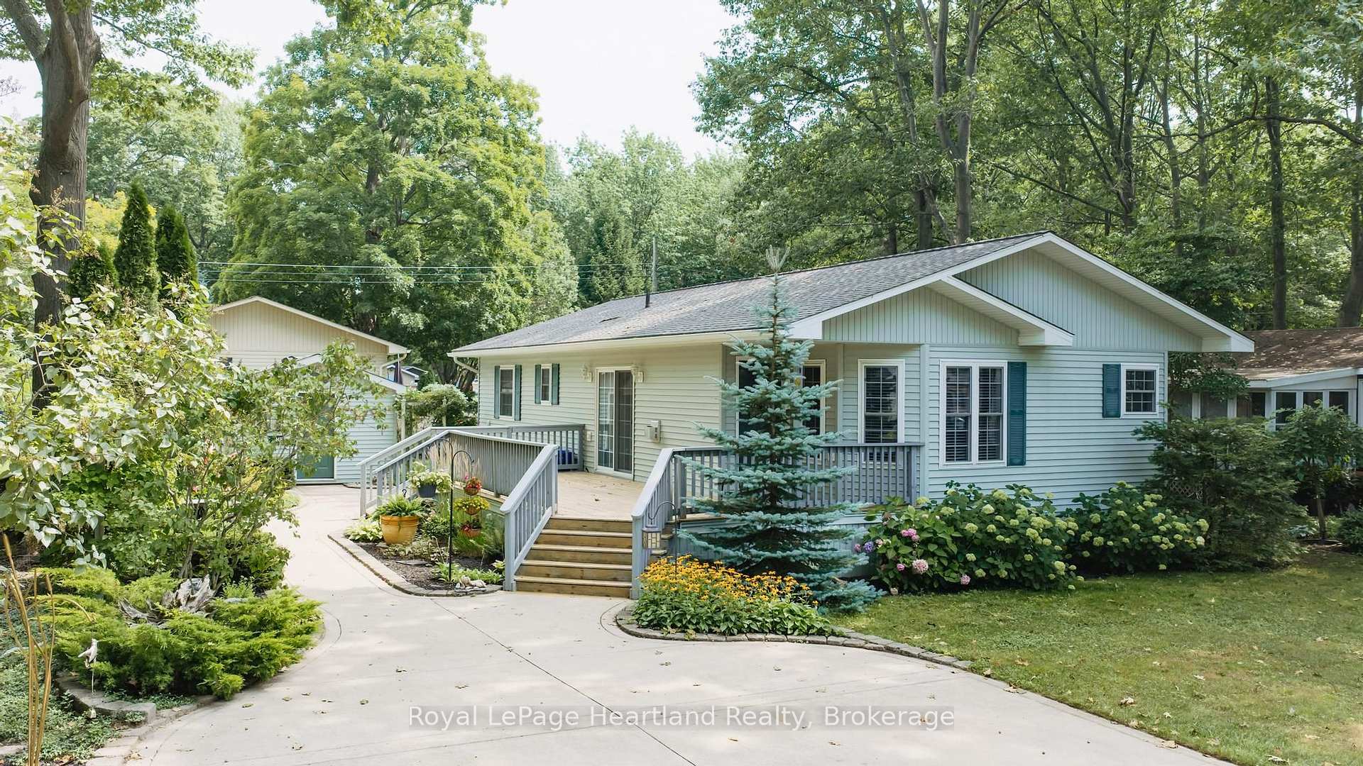 10 HURON Lane, Ashfield-Colborne-Wawanosh, ON N7A 3Y2, Ashfield-Colborne-Wawanosh — photo 1