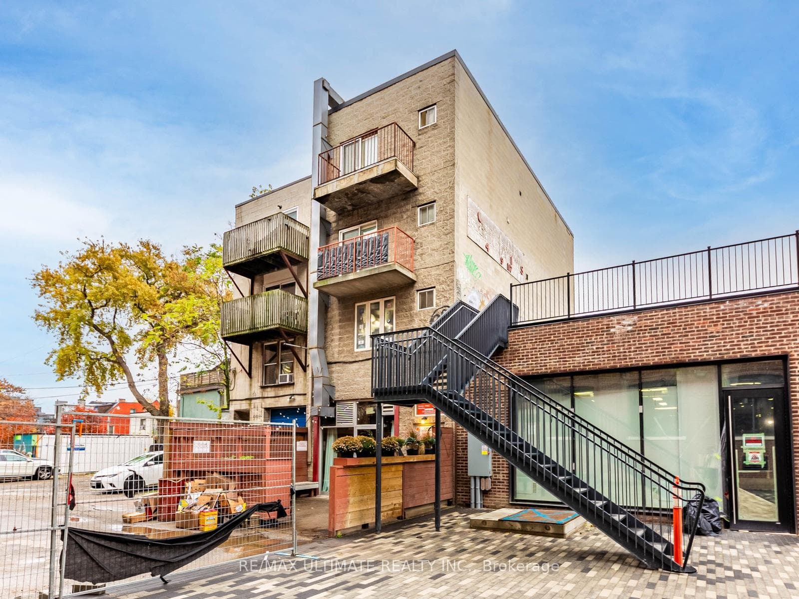 996 Queen Street E 4, Toronto, ON M4M 1K1, Toronto E01 — photo 1