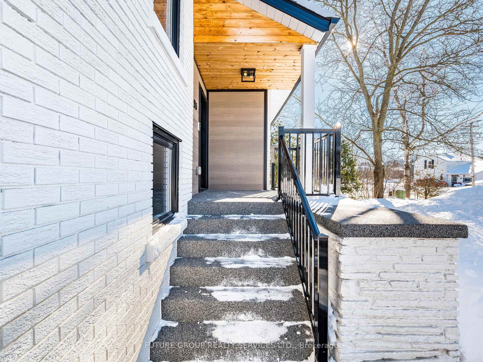 153 Daniel Street N, Erin, ON N0B 1T0, Erin — photo 1