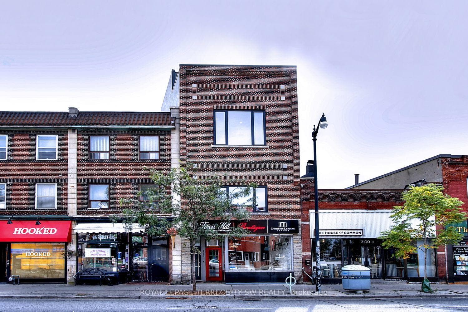 2134 Dundas Street W 1 Lower, Toronto, ON M6R 1X2, Toronto W01 — photo 1