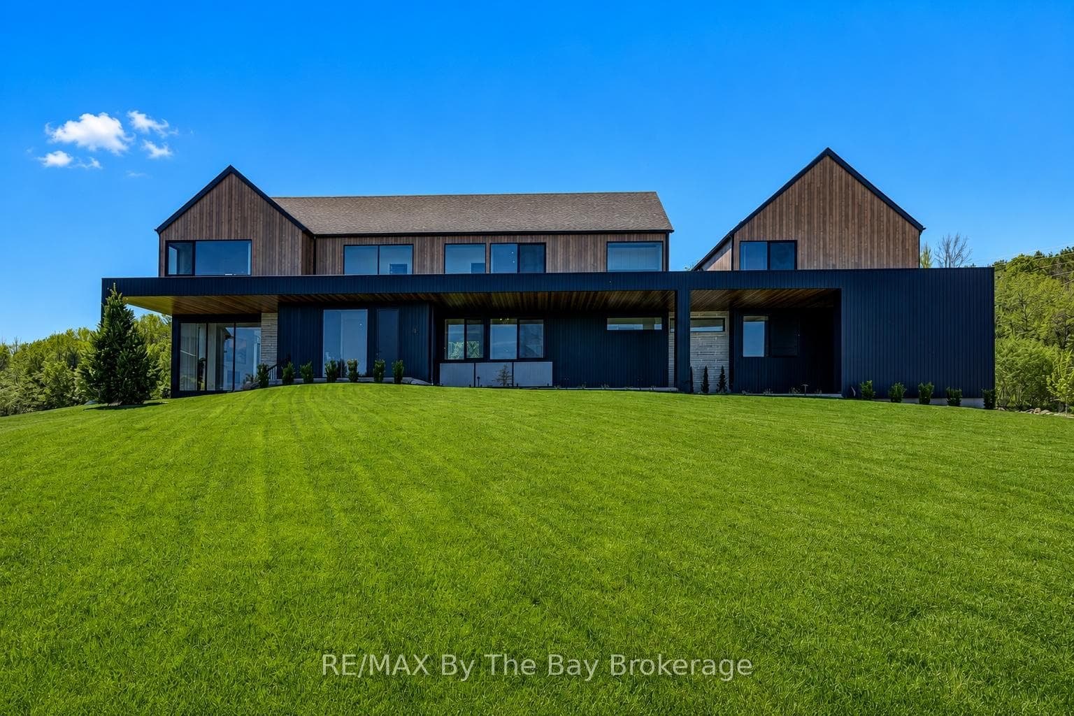 18 Raintree Court, Clearview, ON L9Y 0K2, Clearview — photo 1
