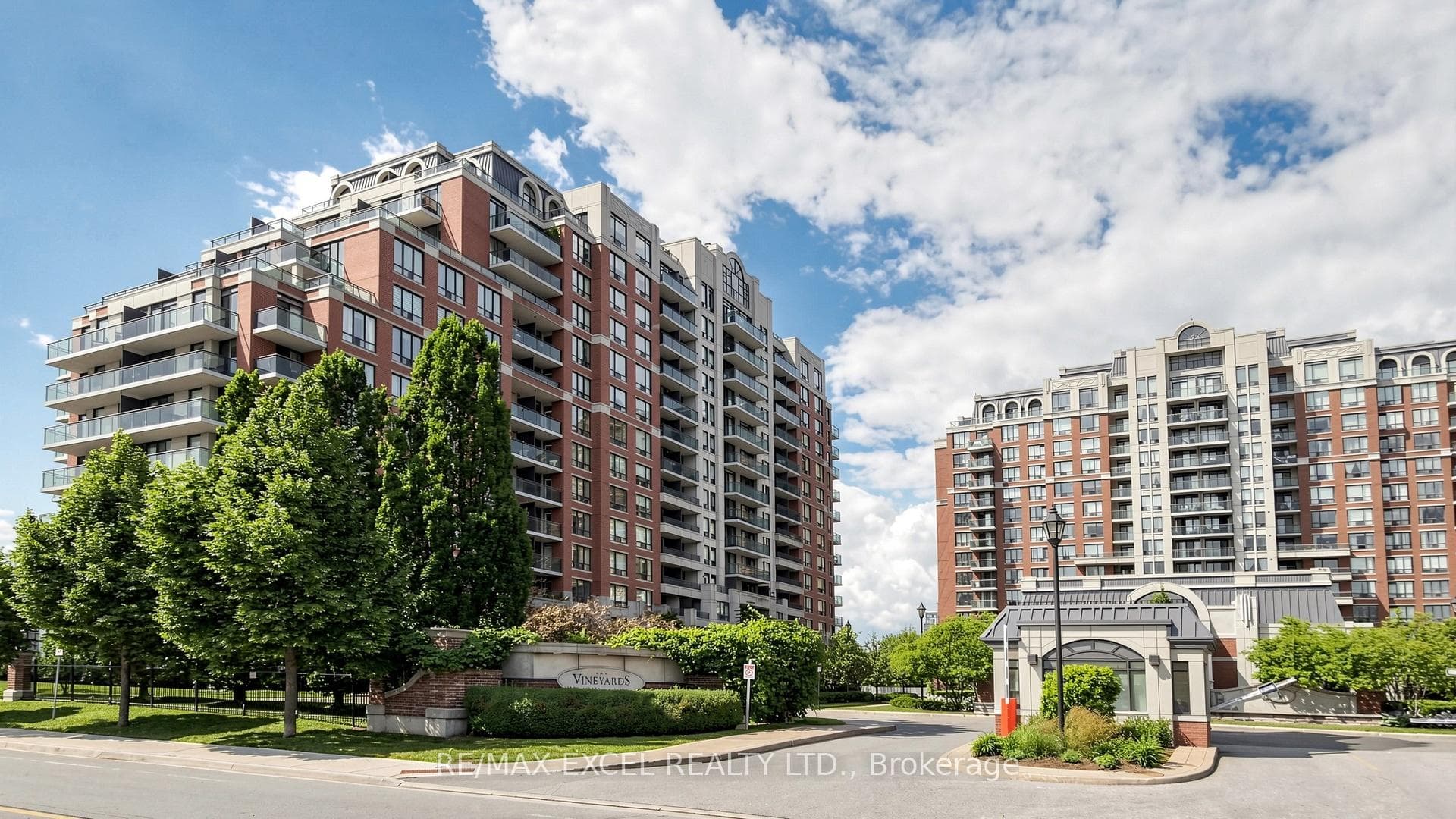 310 Red Maple Road 318, Richmond Hill, ON L4C 0T7, Richmond Hill — photo 1