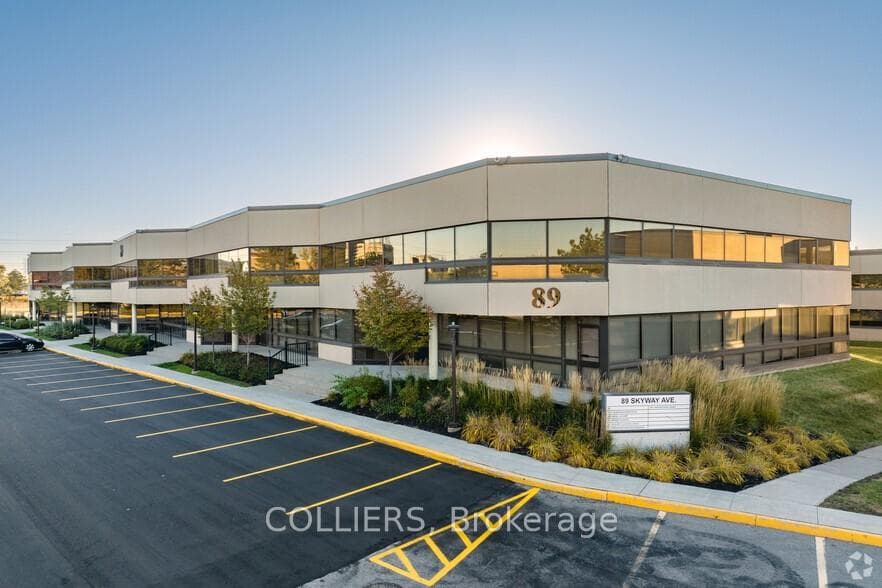 89 Skyway Avenue 200, Toronto, ON M9W 6R3, Toronto W10 — photo 1