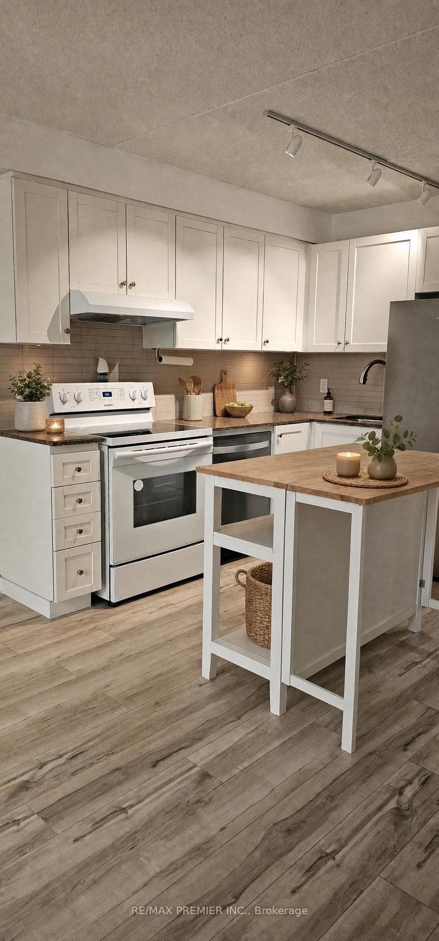 2737 Keele Street 307, Toronto, ON M3M 2E9, Toronto W05 — photo 1