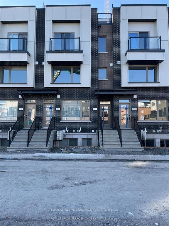704 Kizis Private, Manor Park - Cardinal Glen and Area, ON K1K 5A4, Manor Park - Cardinal Glen and Area — photo 1