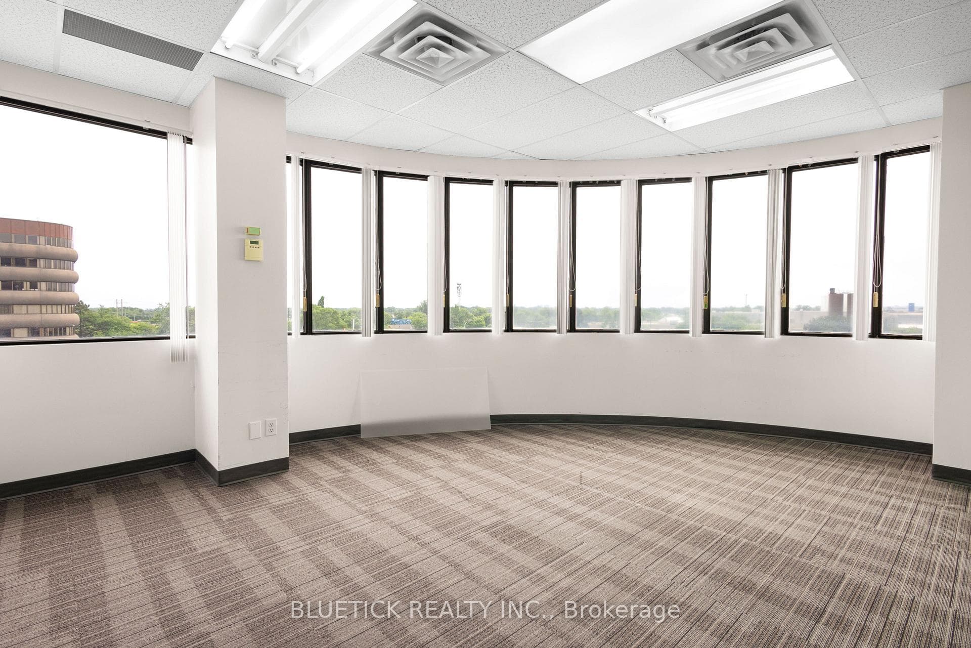 710 Dorval Drive 401, Oakville, ON L6K 3V7, Oakville — photo 1