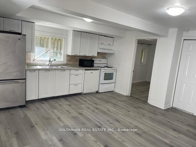 257 Parkwood Avenue, Georgina, ON L4P 2X2, Georgina — photo 1
