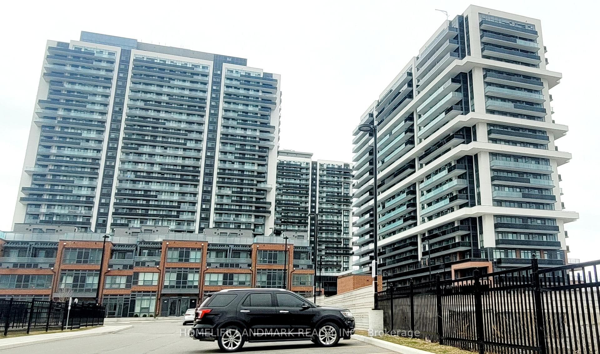 2545 N Simcoe Street N 724, Oshawa, ON L1L 0W3, Oshawa — photo 1