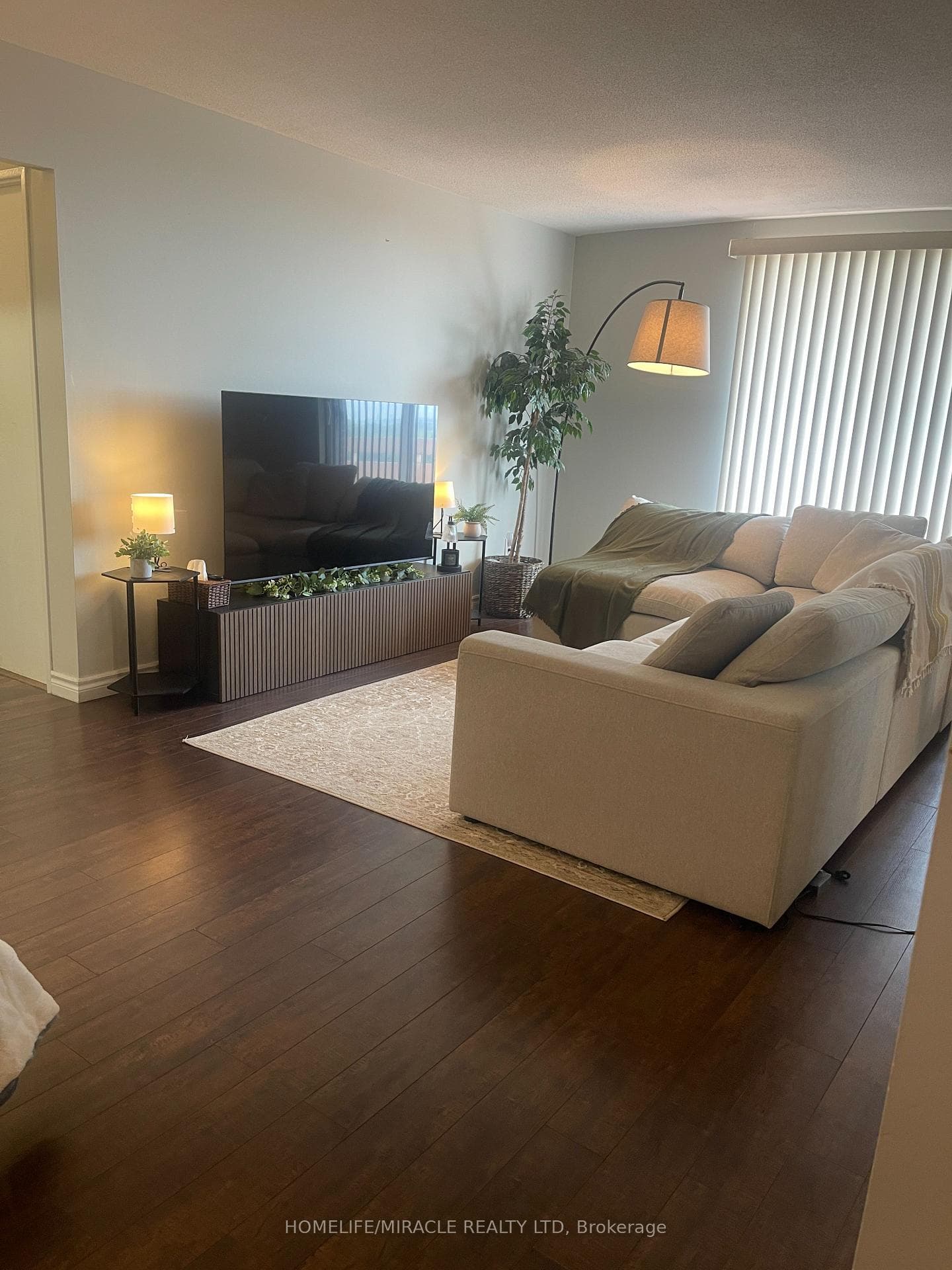 3555 DERRY Road E 810, Mississauga, ON L4T 1B2, Mississauga — photo 1