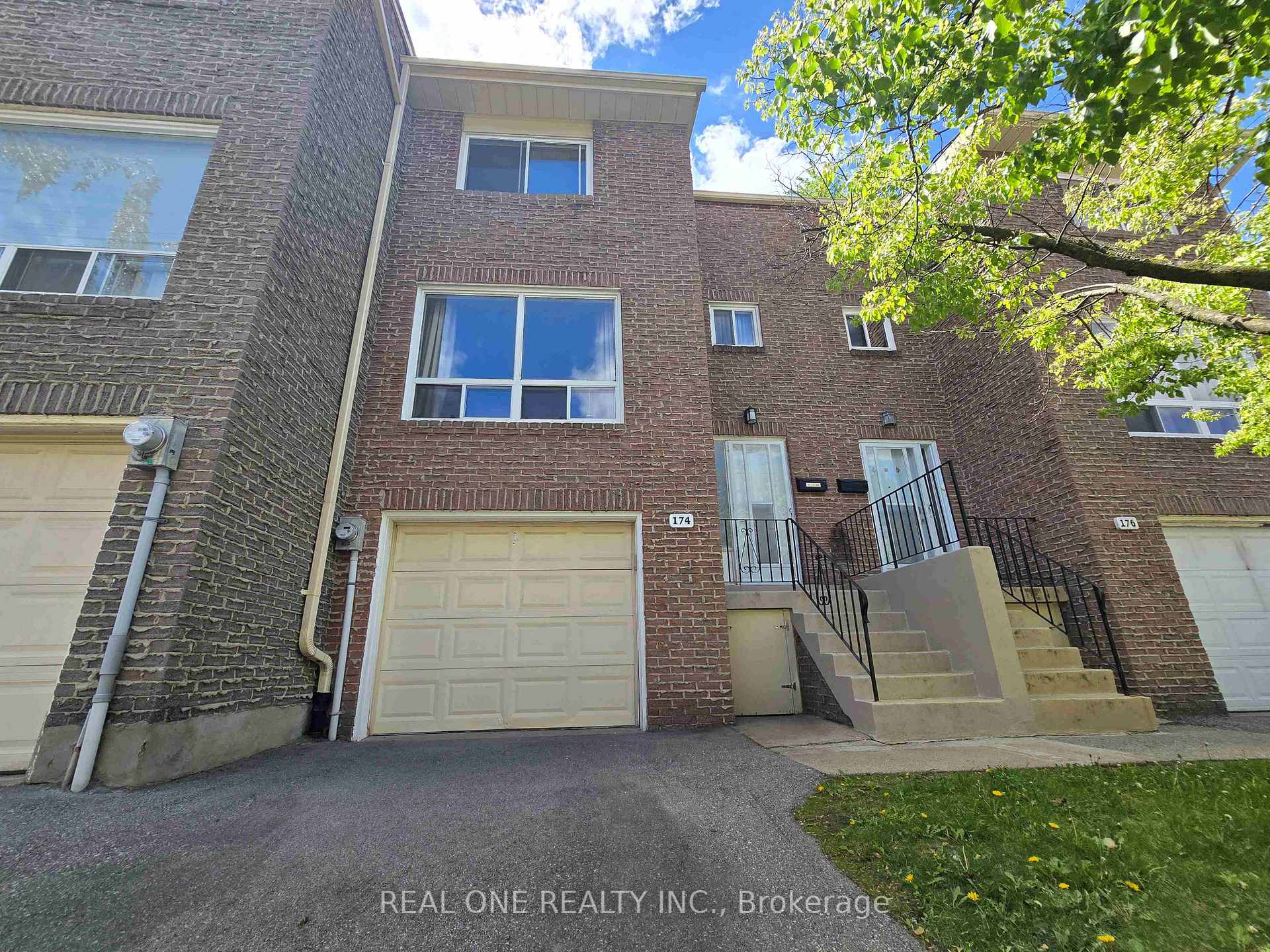 174 Rusty Crestway N/A, Toronto C15, ON M2J 2Y6, Toronto C15 — photo 1