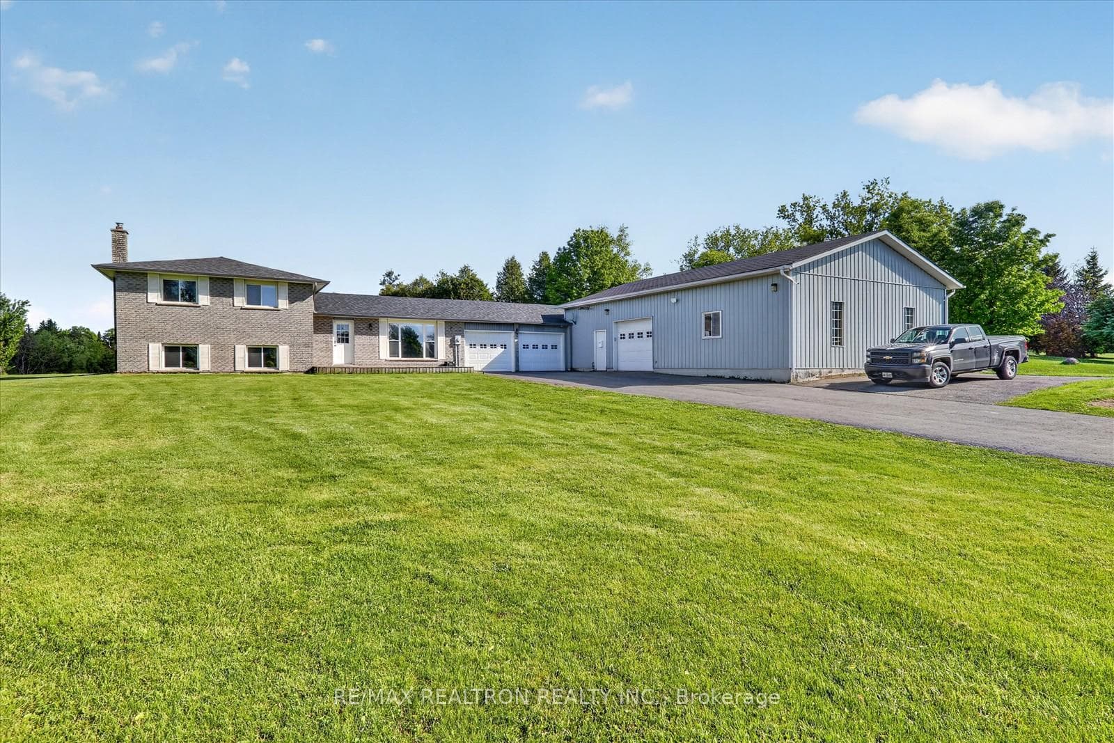 20 Valley View Drive, Cavan Monaghan, ON L0A 1L0, Cavan Monaghan — photo 1