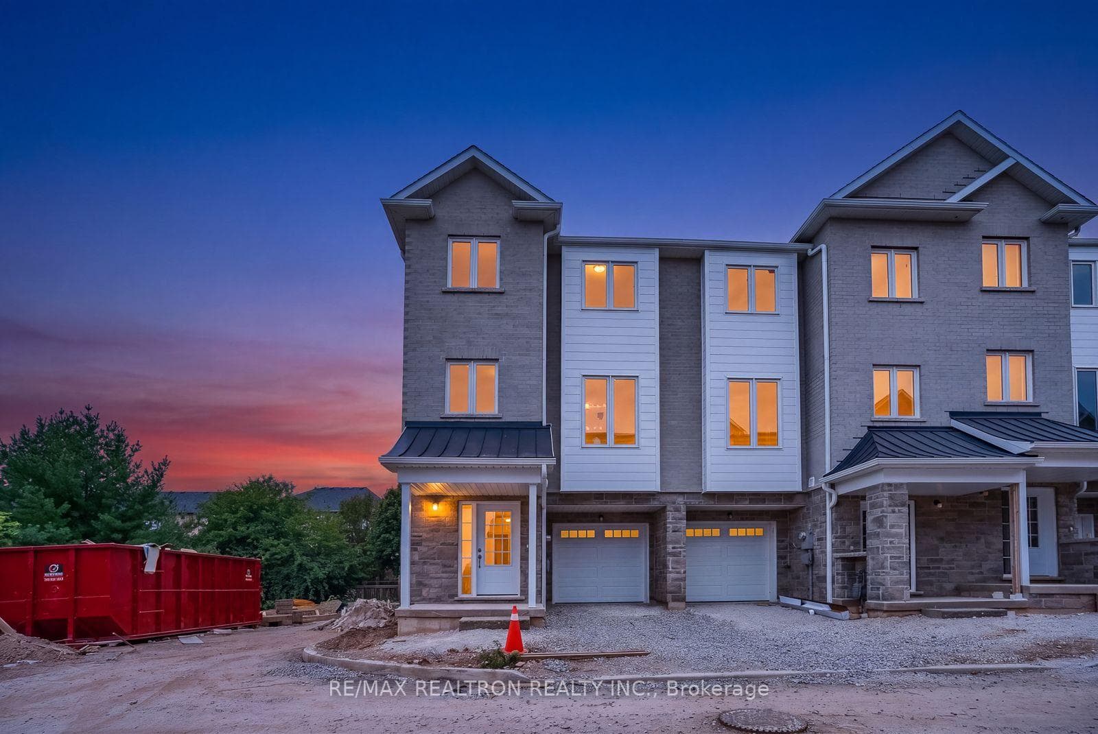 5261 Heeks Common, Burlington, ON L7L 7B6, Burlington — photo 1