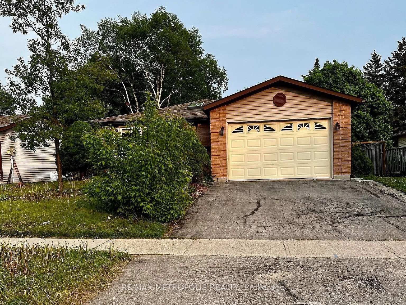 65 Gloria Street, Barrie, ON L4N 5W5, Barrie — photo 1