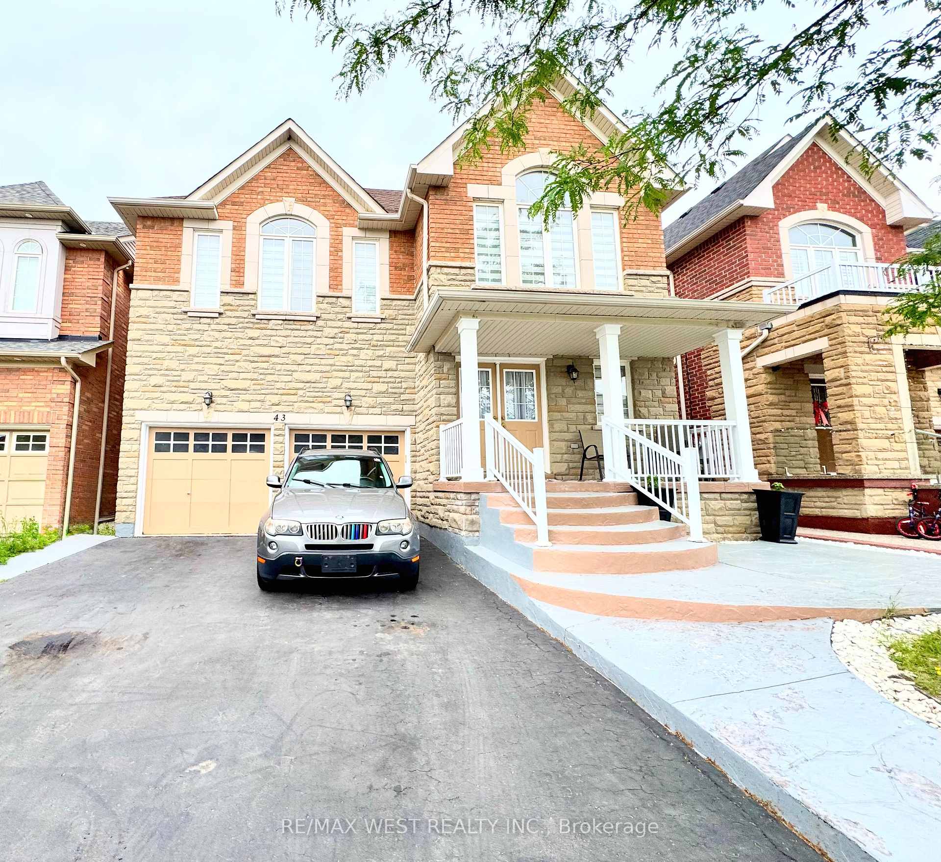 43 Tatra Crescent, Brampton, ON L6Y 0K5, Brampton — photo 1