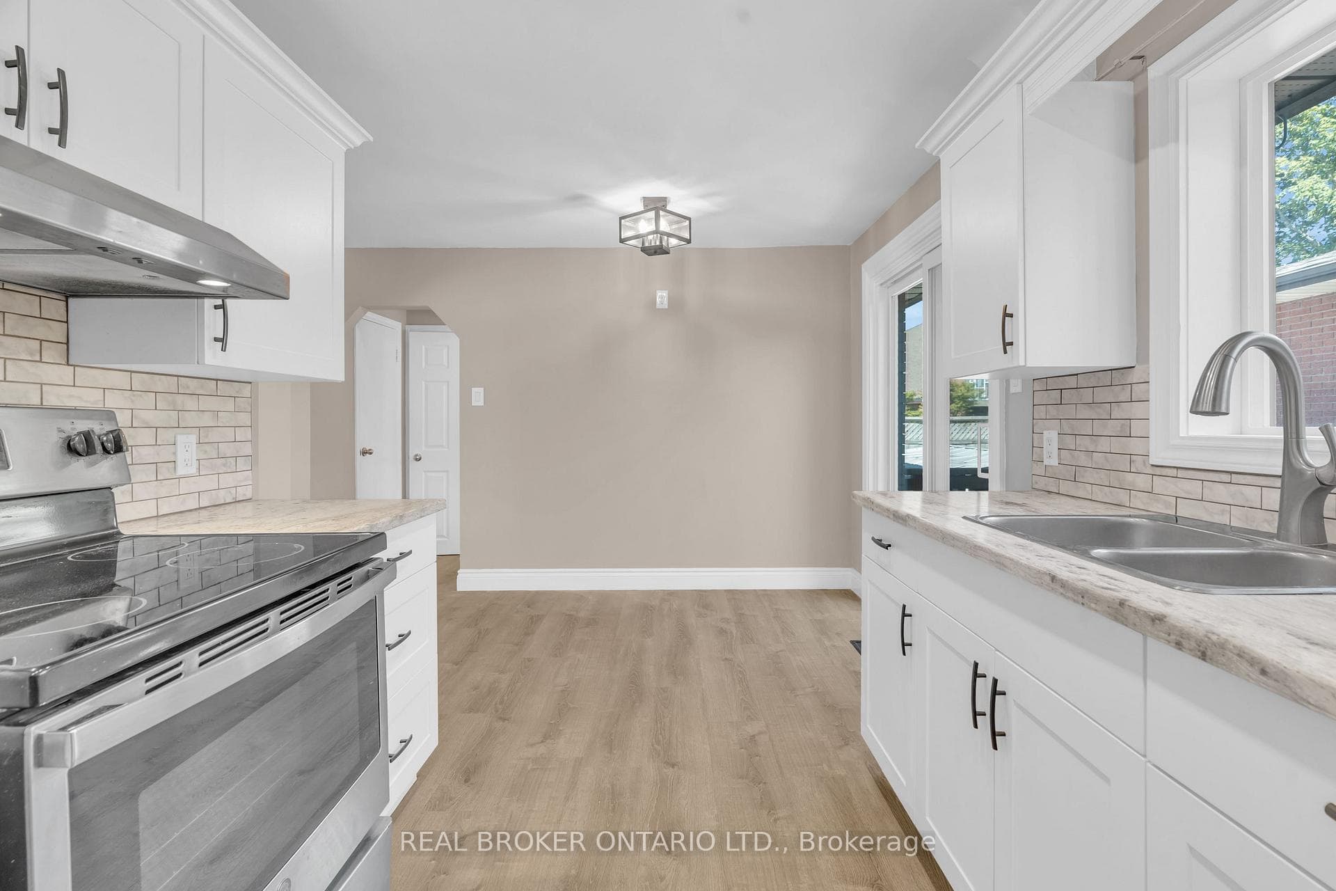 301 Franklin Street N A, Kitchener, ON N2A 1Y9, Kitchener — photo 1