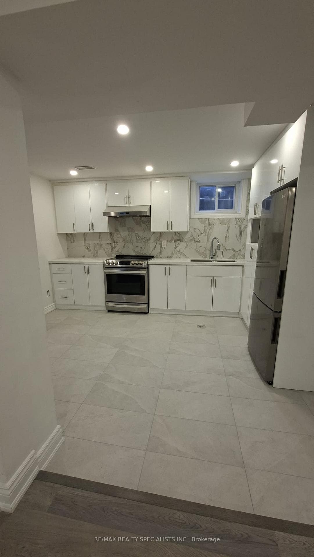 225 Waverly Street S LOWER, Oshawa, ON L1J 5V3, Oshawa — photo 1