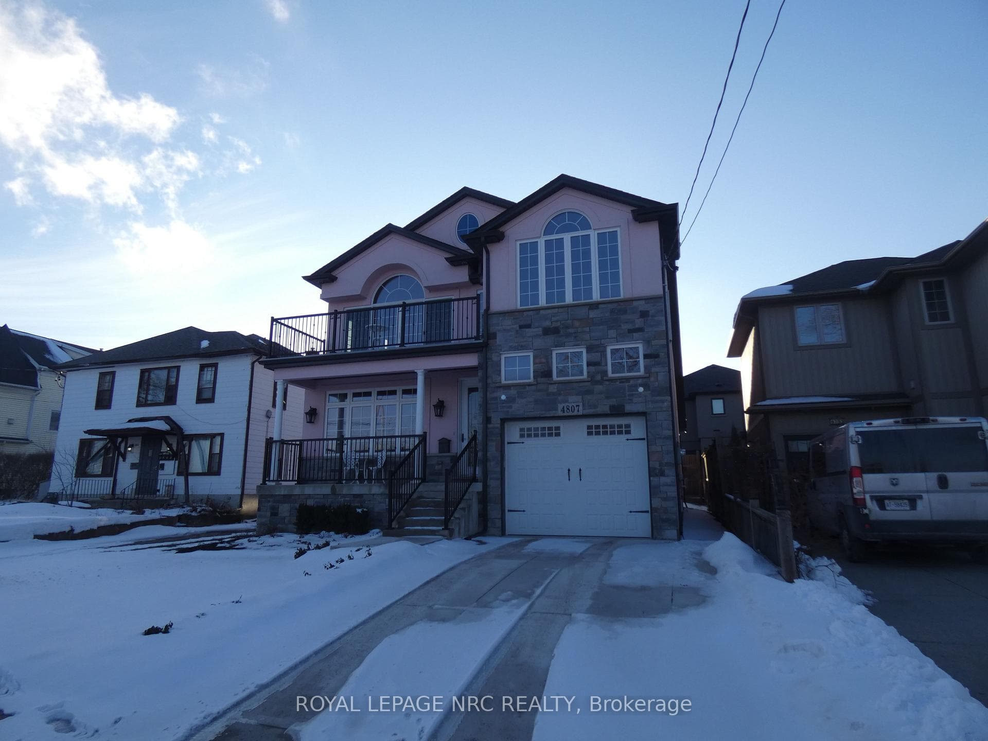 4807 Zimmerman Avenue, Niagara Falls, ON L2E 3N1, Niagara Falls — photo 1