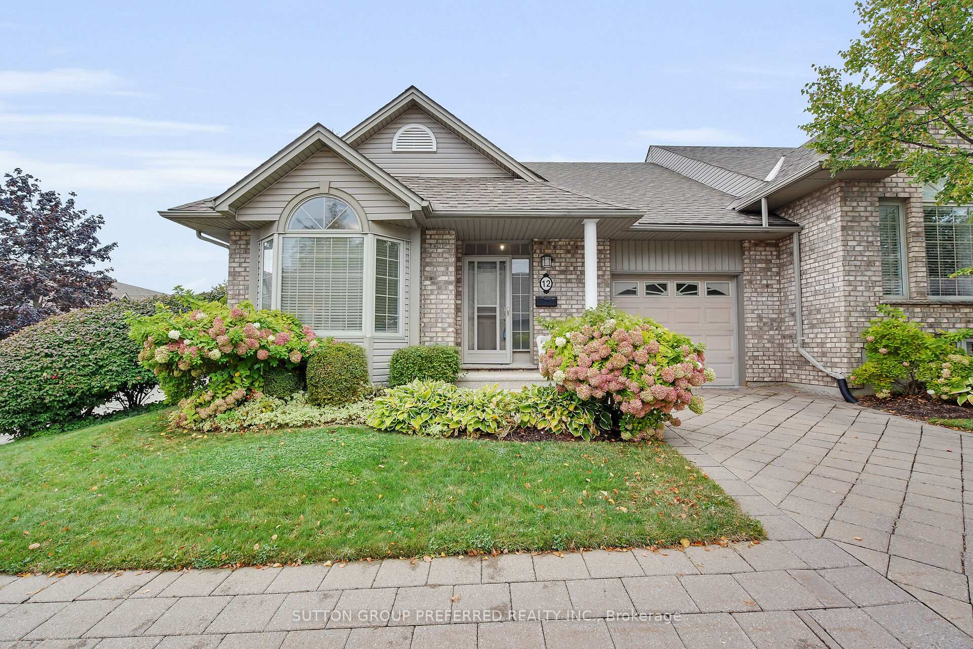 800 Commissioners Road W 12, London South, ON N6K 1C2, London South — photo 1
