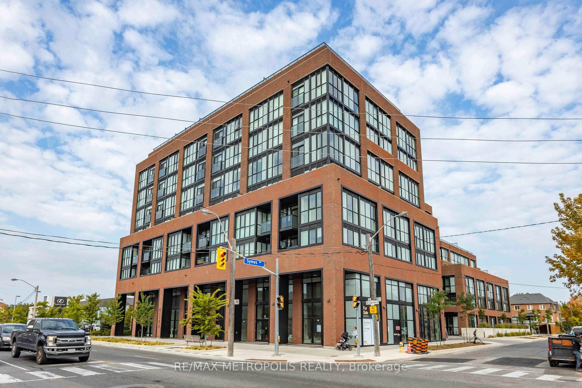 2300 St Clair Avenue W 307, Toronto, ON M6N 0B3, Toronto W02 — photo 1