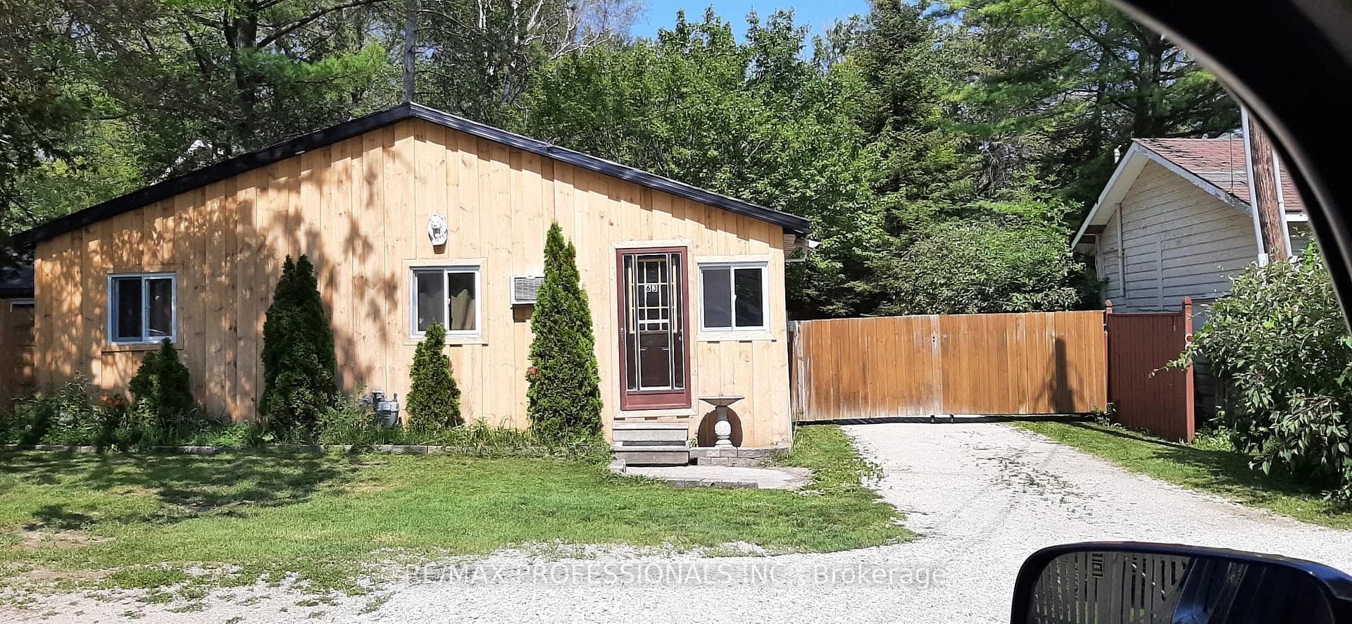 63 Beck Street, Wasaga Beach, ON L9Z 2K9, Wasaga Beach — photo 1