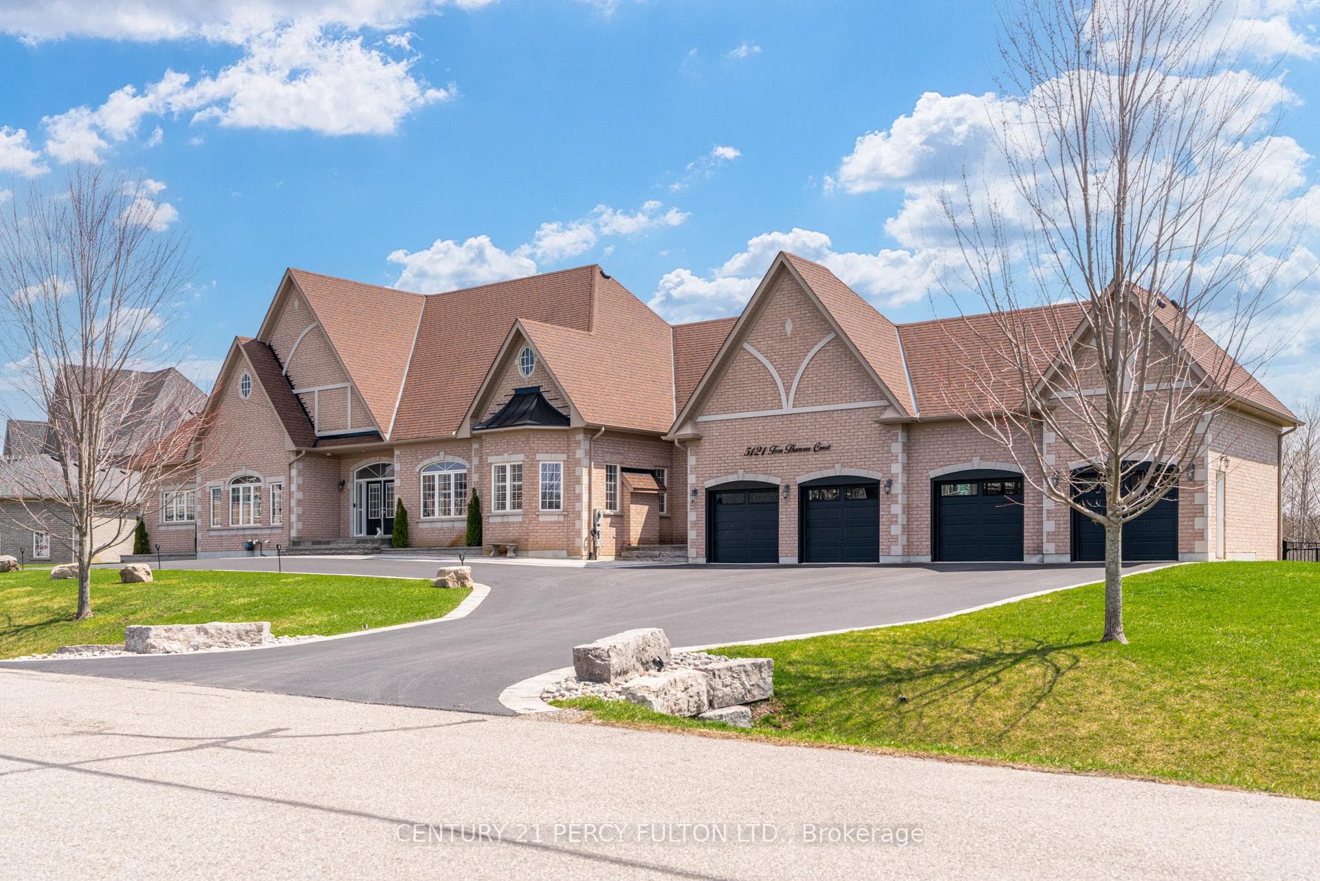 5121 Tom Thomson Court, Pickering, ON L1Y 0A1, Pickering — photo 1