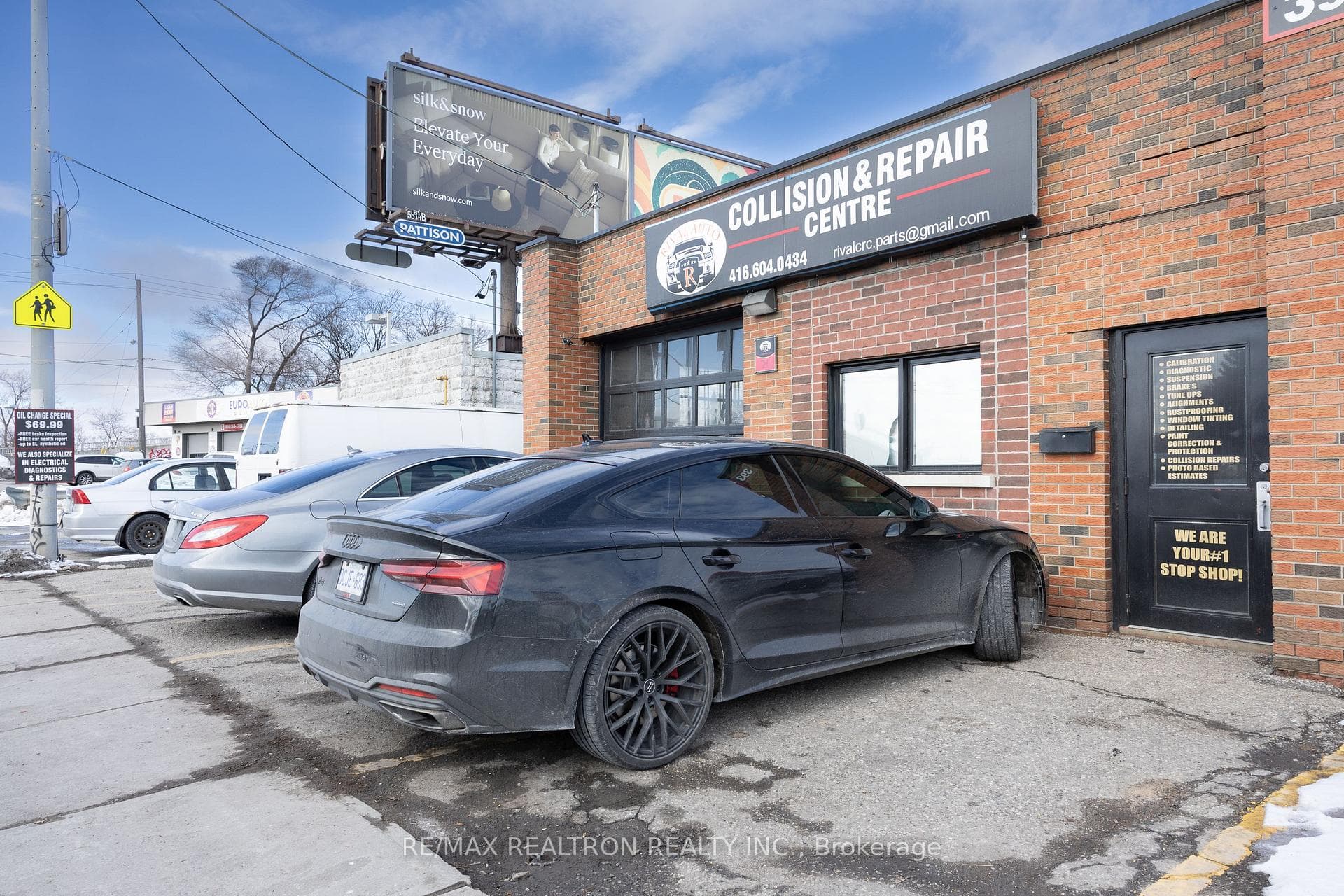393 Weston Road, Toronto W03, ON M6N 3P7, Toronto W03 — photo 1