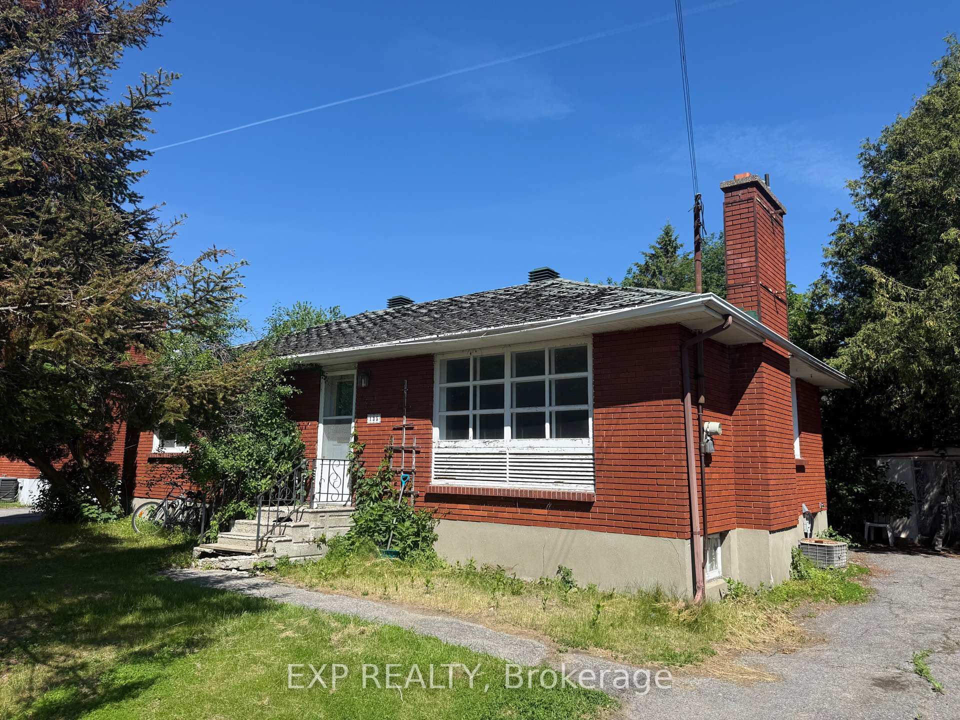 135 OAKRIDGE Boulevard, Meadowlands - Crestview and Area, ON K2G 2V1, Meadowlands - Crestview and Area — photo 1