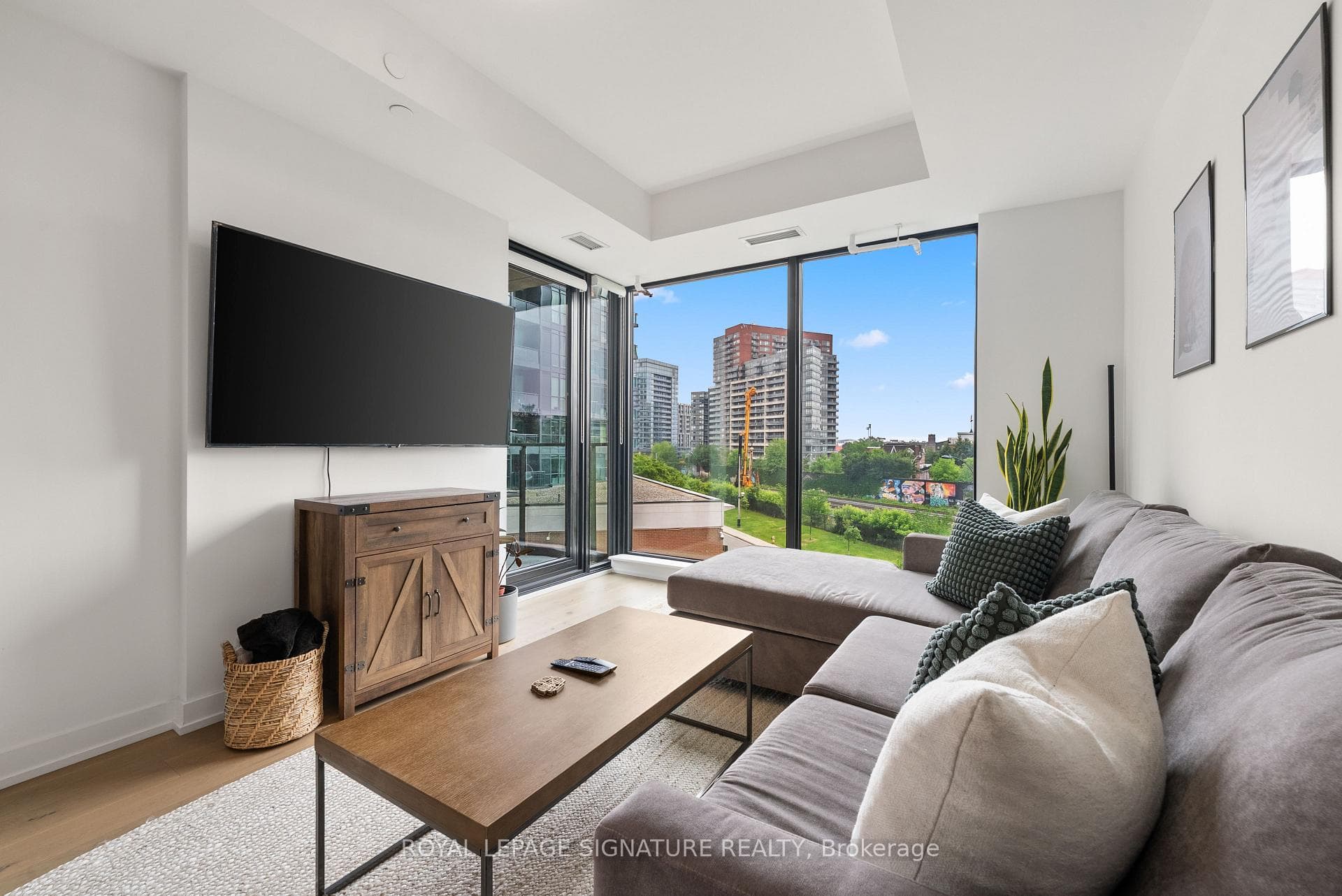 200 Sudbury Street 401, Toronto, ON M6J 0H1, Toronto C01 — photo 1