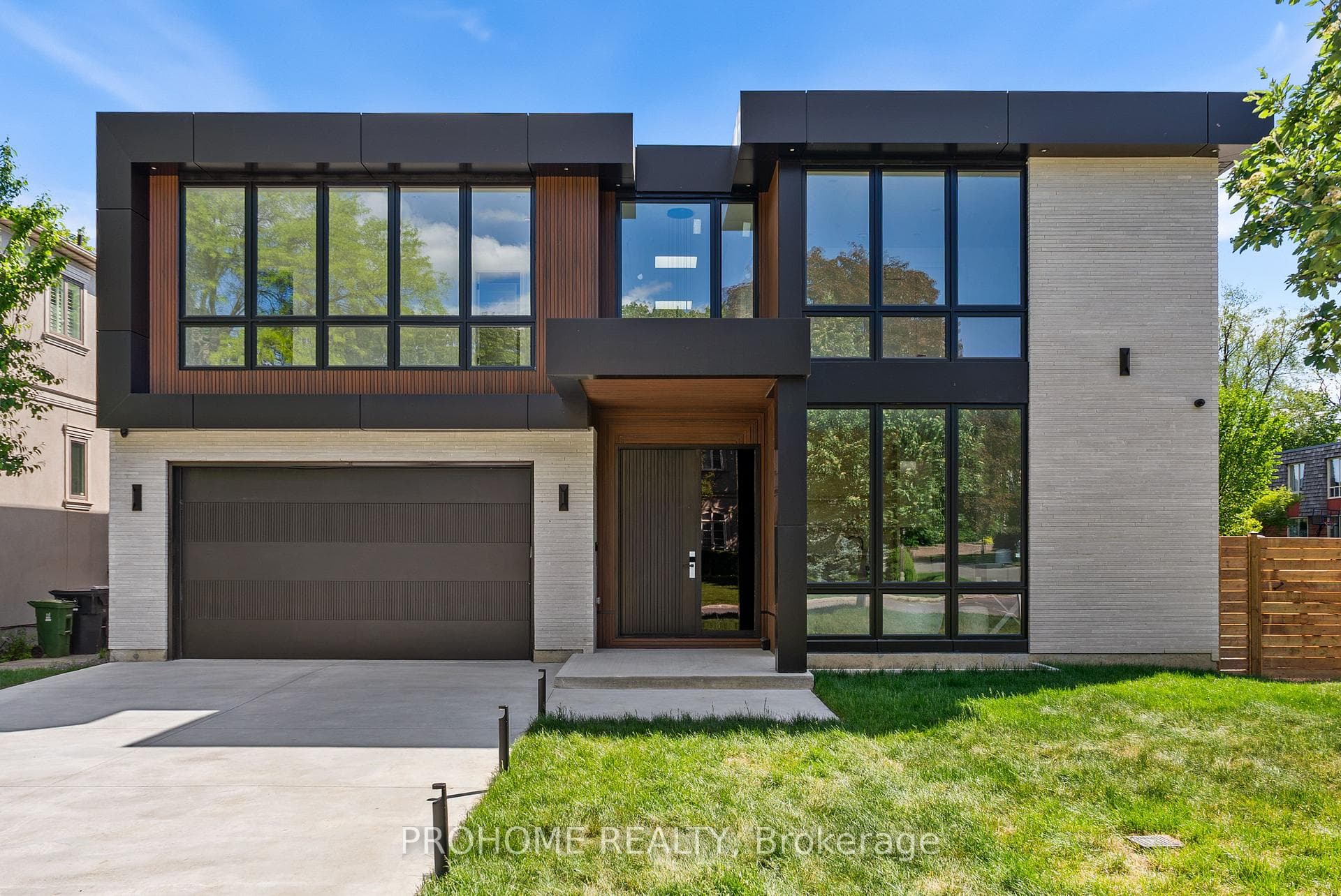 15 Aldershot Crescent, Toronto, ON M2P 1L7