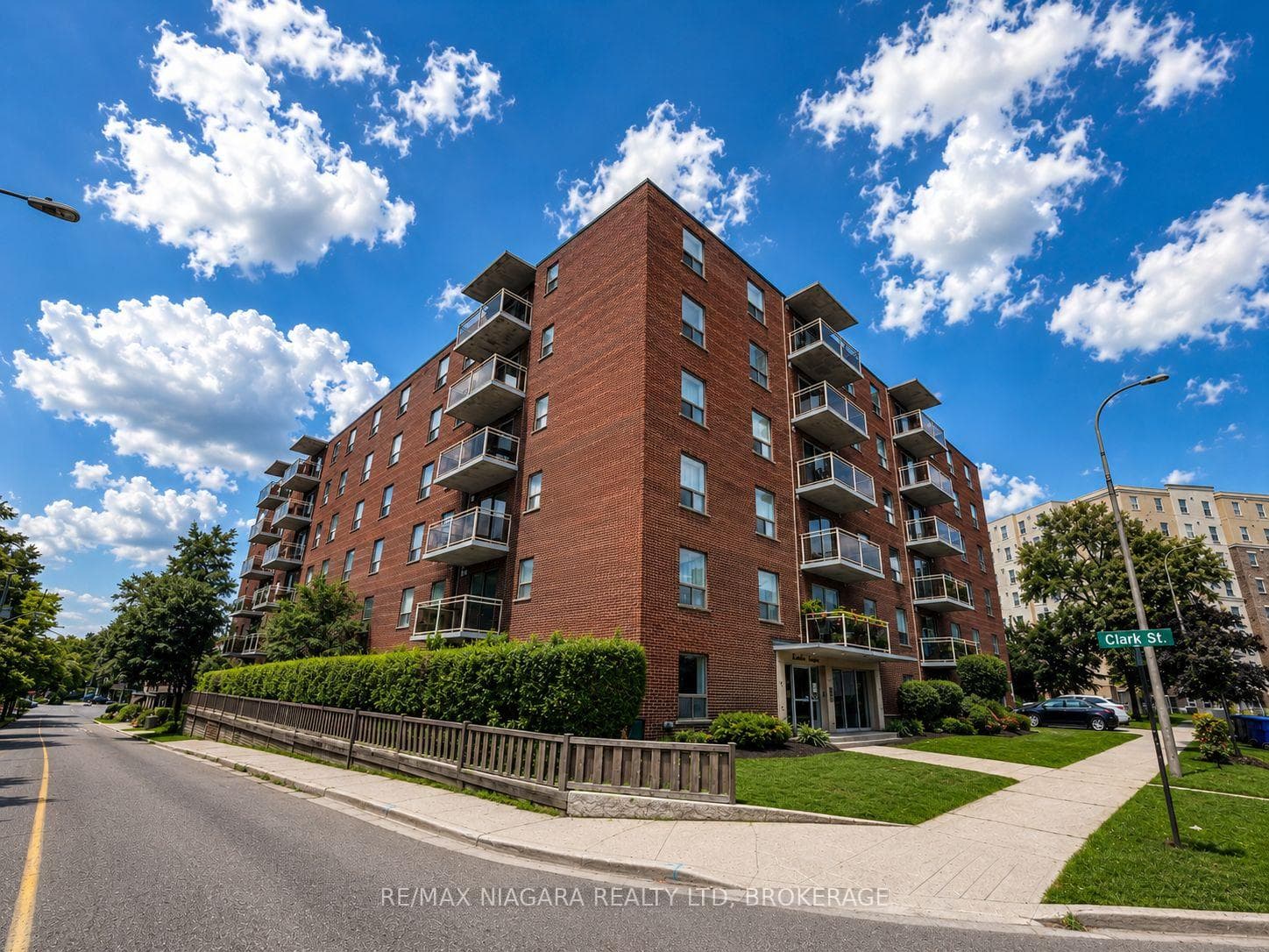 99 CHURCH Street 302, St. Catharines, ON L2R 3E1, St. Catharines — photo 1