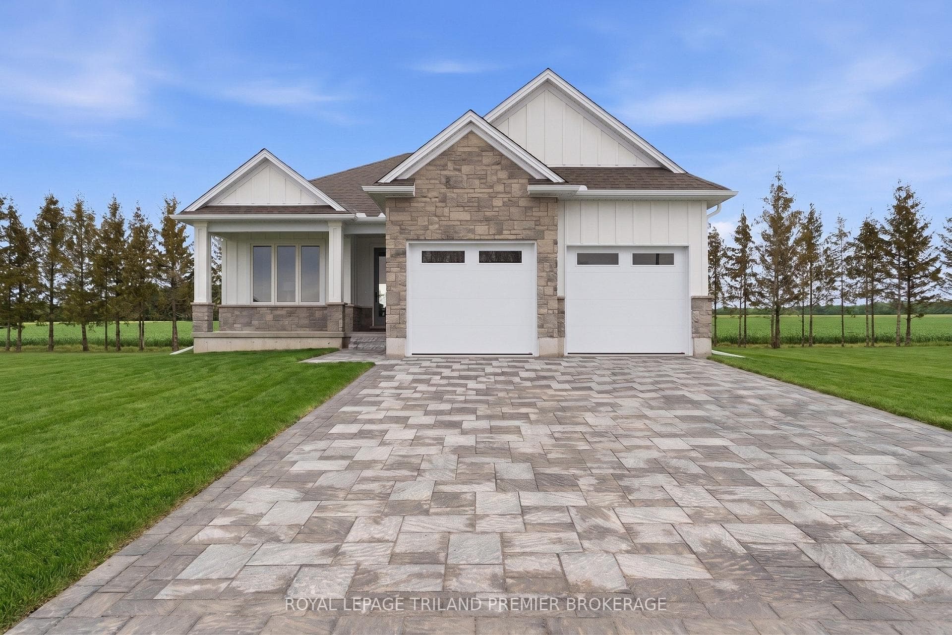 108 DEARING Drive, South Huron, ON N0M 1T0, South Huron — photo 1
