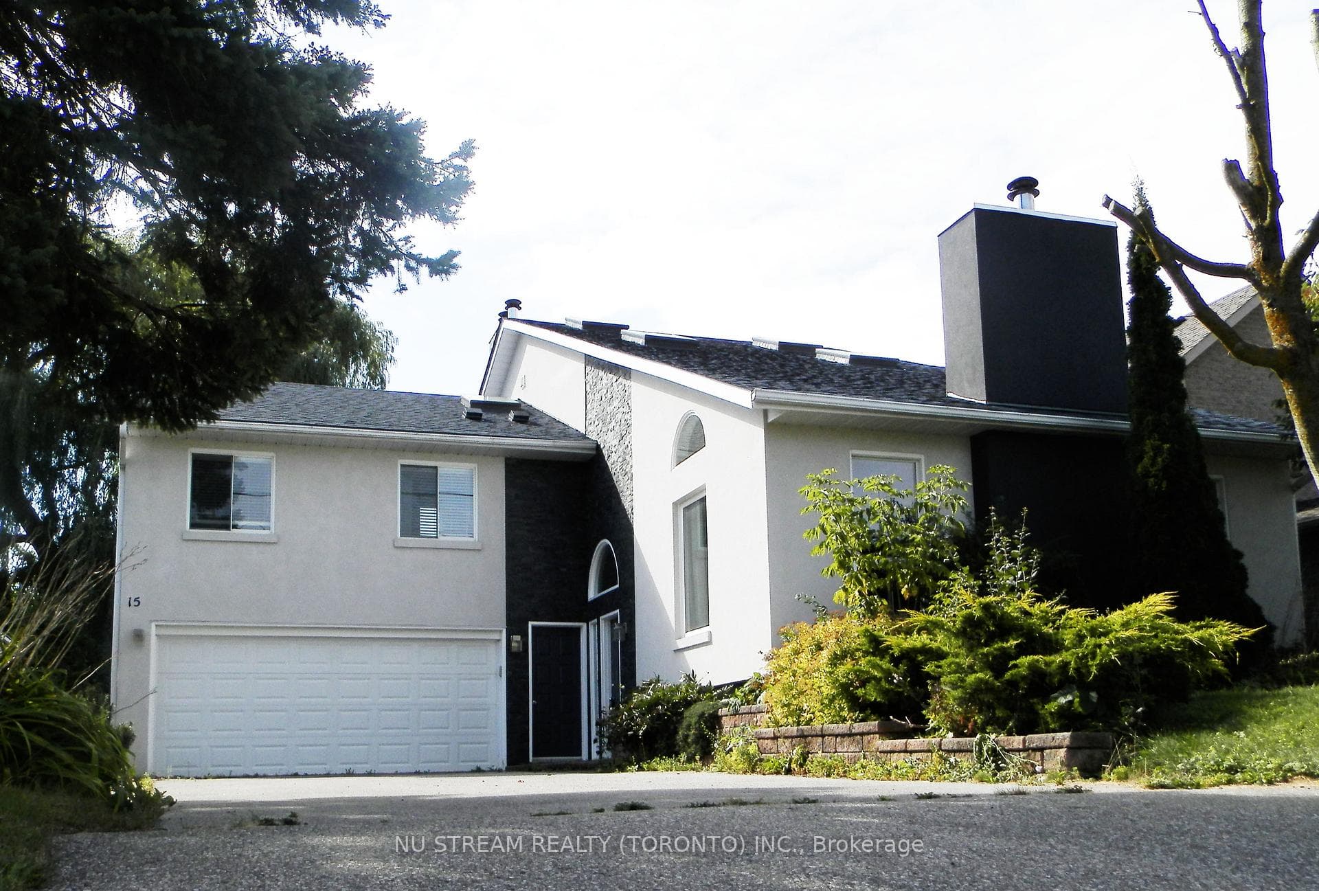 15 Bond Crescent, Richmond Hill, ON L4E 3K2, Richmond Hill — photo 1