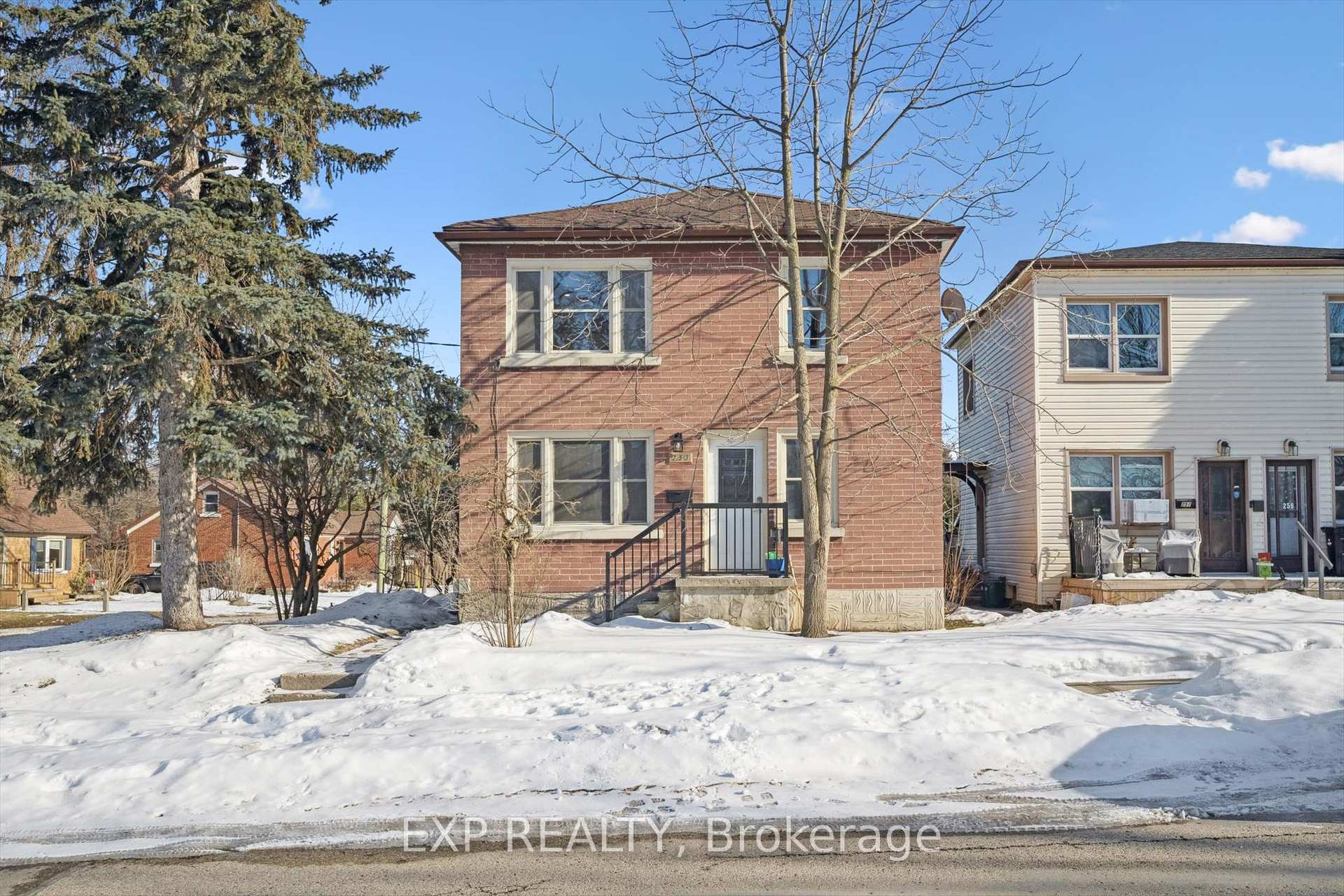 253 Sydney Street S, Kitchener, ON N2G 3V8, Kitchener — photo 1