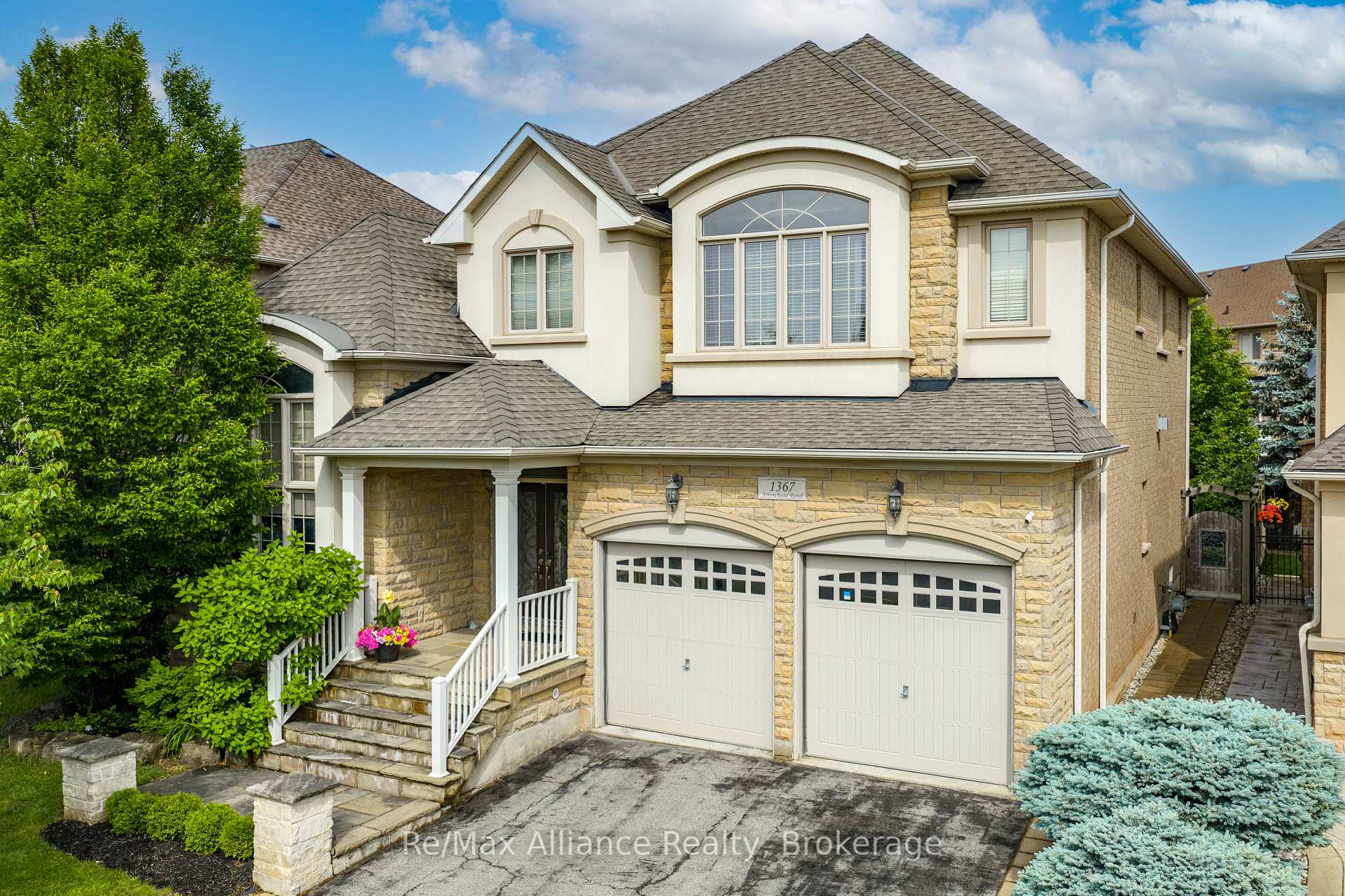 1367 Arrowhead Road, Oakville, ON L6H 0C5