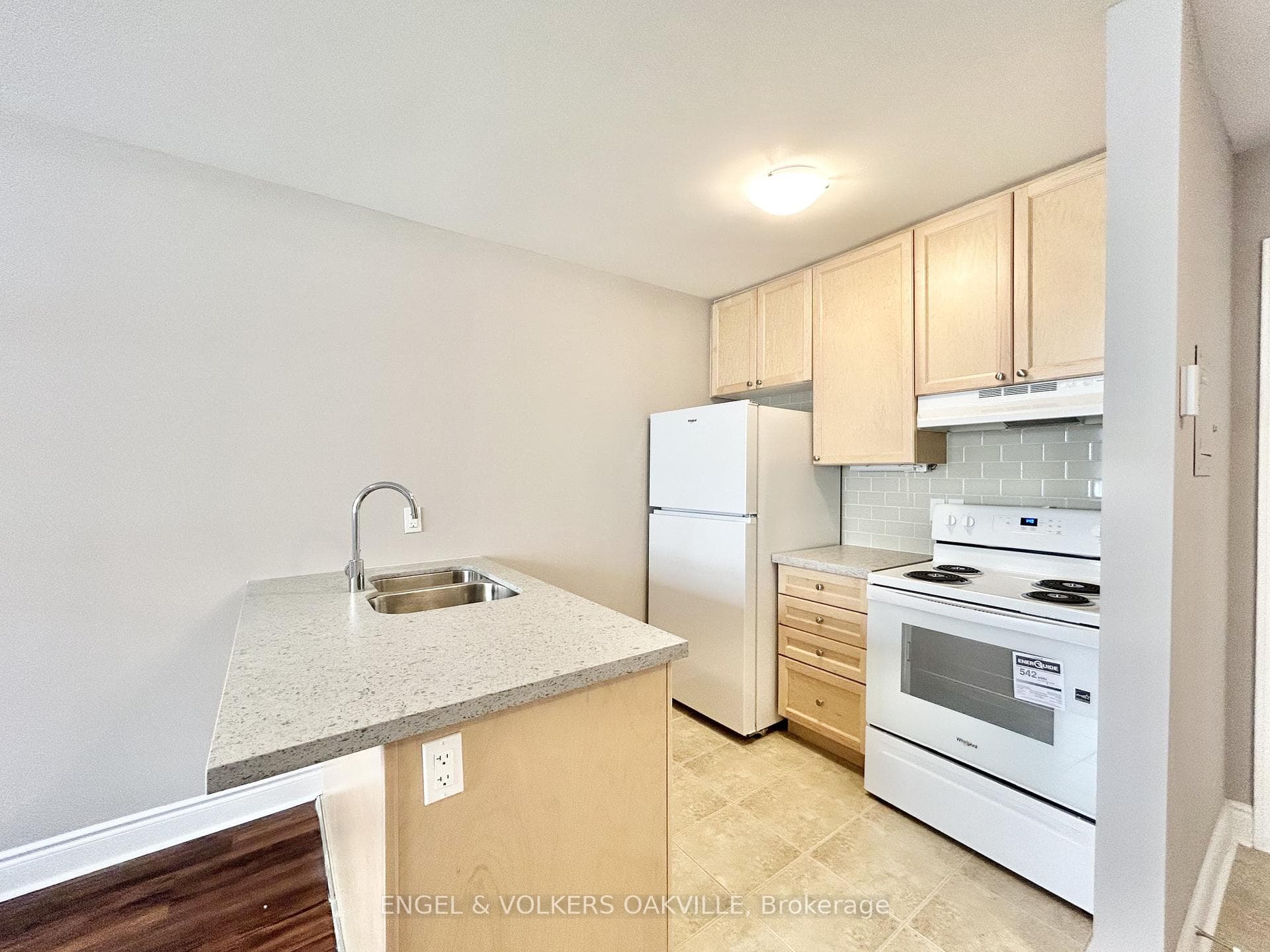 9 Thirty Third Street 106, Toronto, ON M8W 3G7, Toronto W06 — photo 1