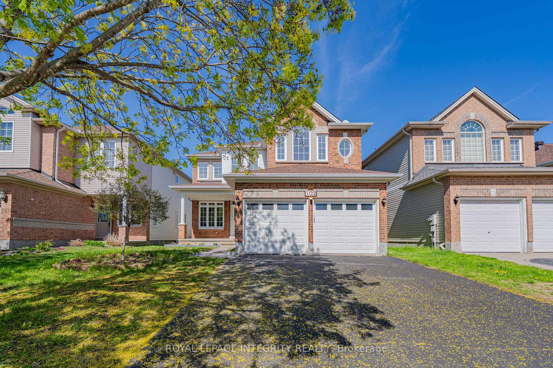 102 WHITESTONE Drive, Carlington - Central Park, ON K2C 4C5, Carlington - Central Park — photo 1
