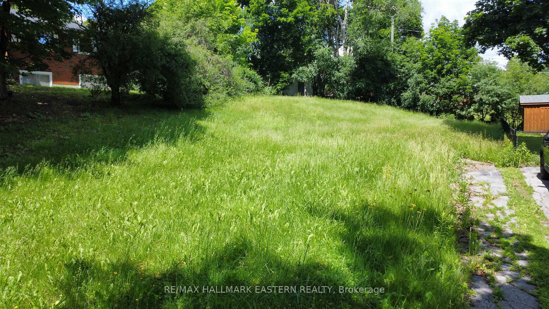 33 Greenhill Drive N, Peterborough, ON K9J 6E2, Peterborough — photo 1