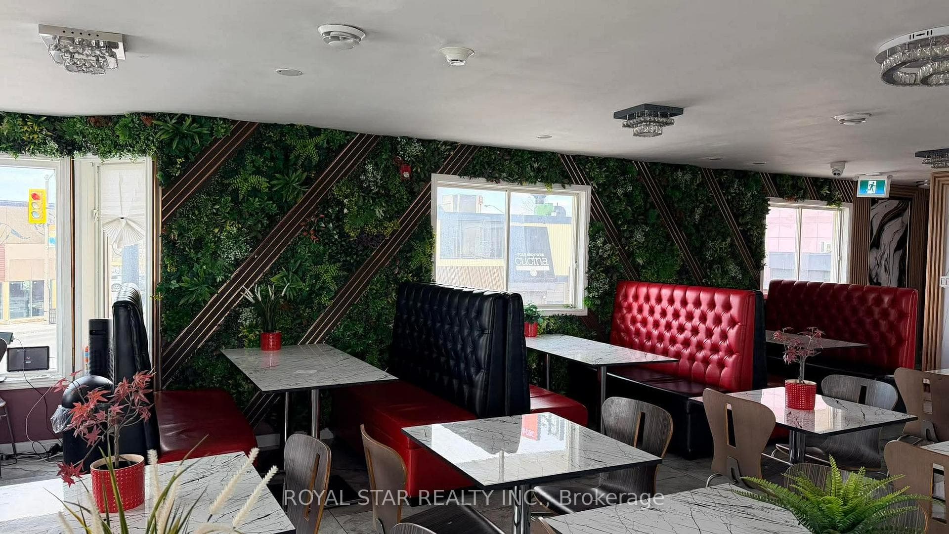 5284 Ferry Street, Niagara Falls, ON L2G 1R5, Niagara Falls — photo 1