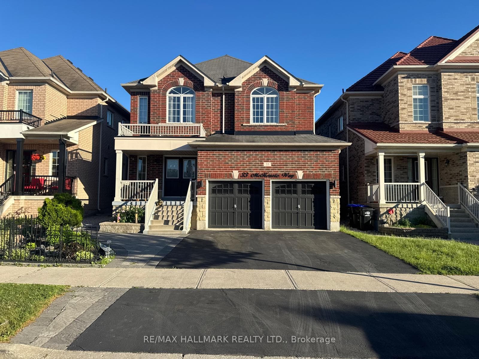 33 Mckenzie Way, Bradford West Gwillimbury, ON L3Z 0K1, Bradford West Gwillimbury — photo 1