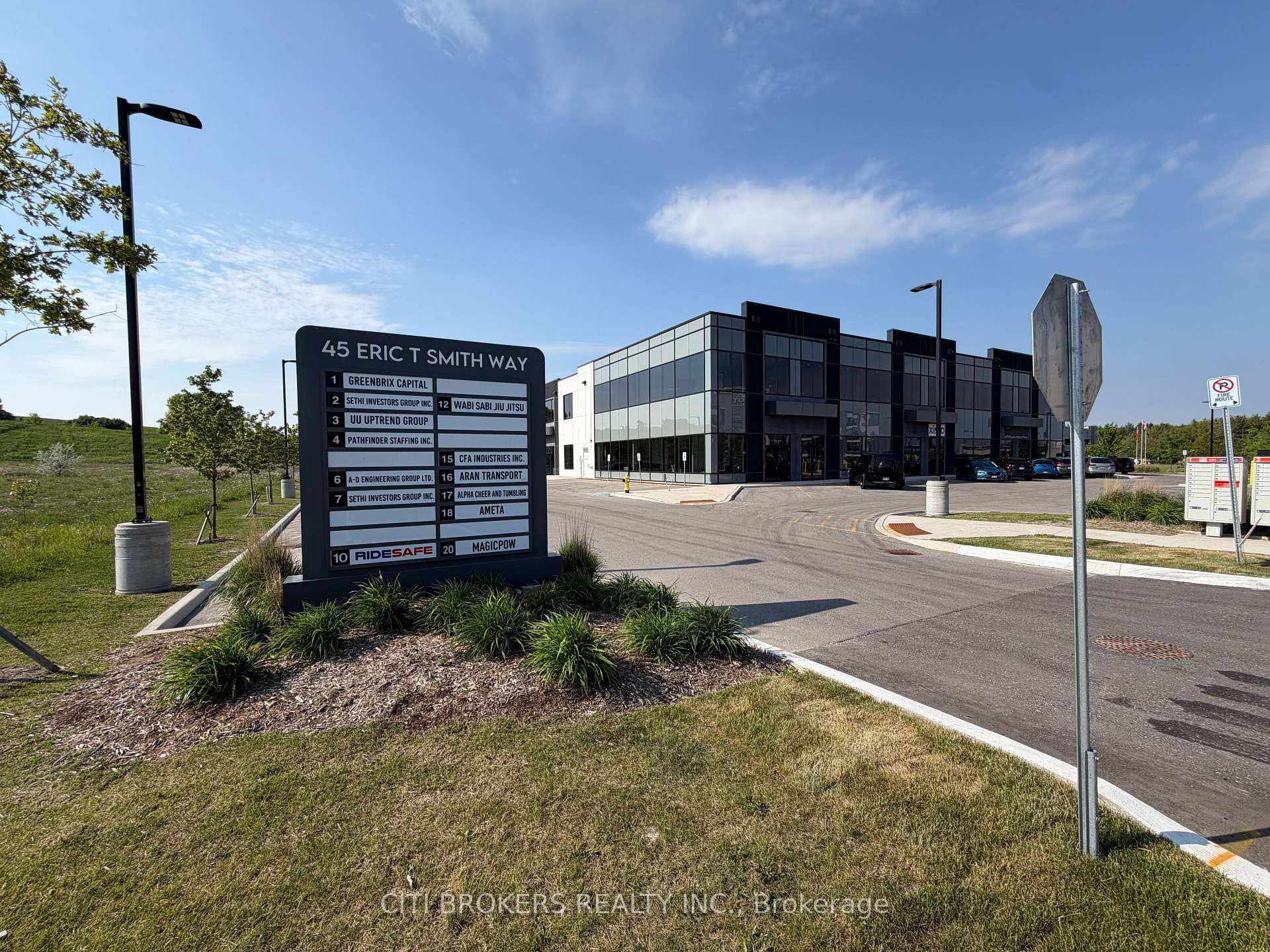 45 Eric T Smith Way 11, Aurora, ON L4G 7C6, Aurora — photo 1